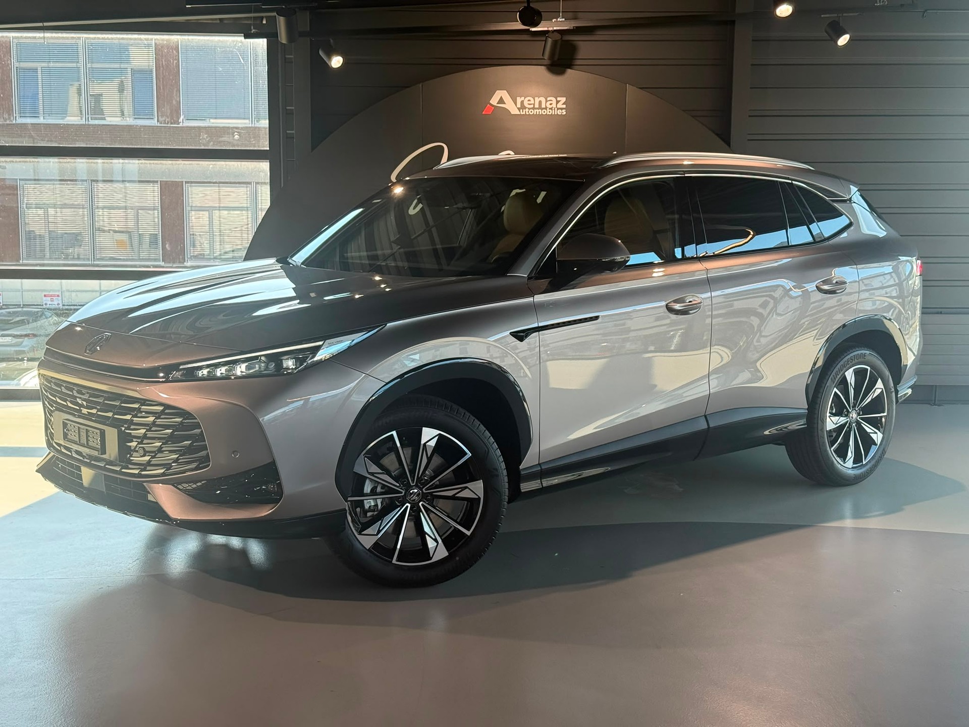 MG HS 1.5 T HEV Luxury-image-0