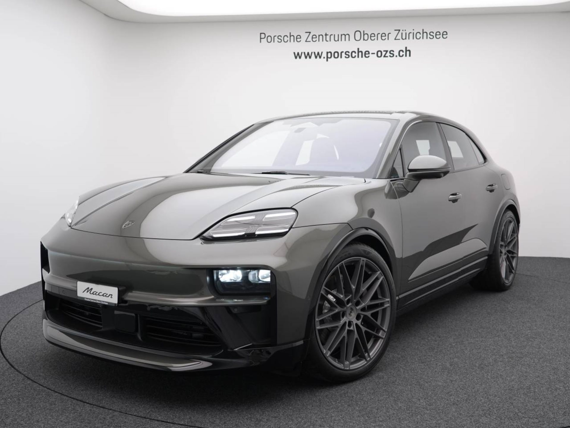 PORSCHE Macan Turbo-image-0