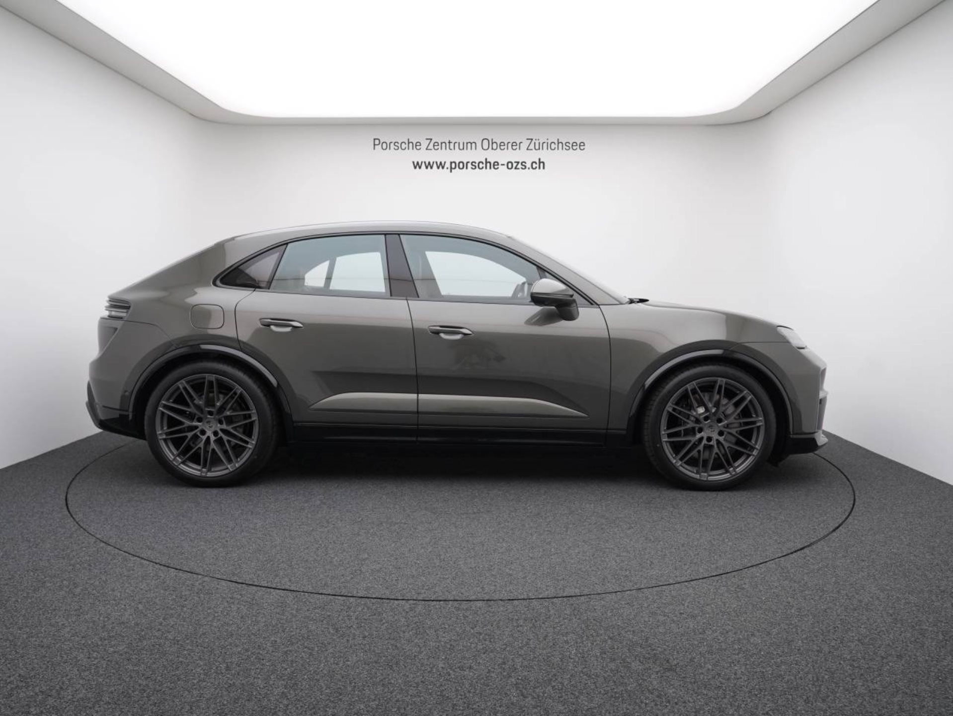 PORSCHE Macan Turbo-image-7