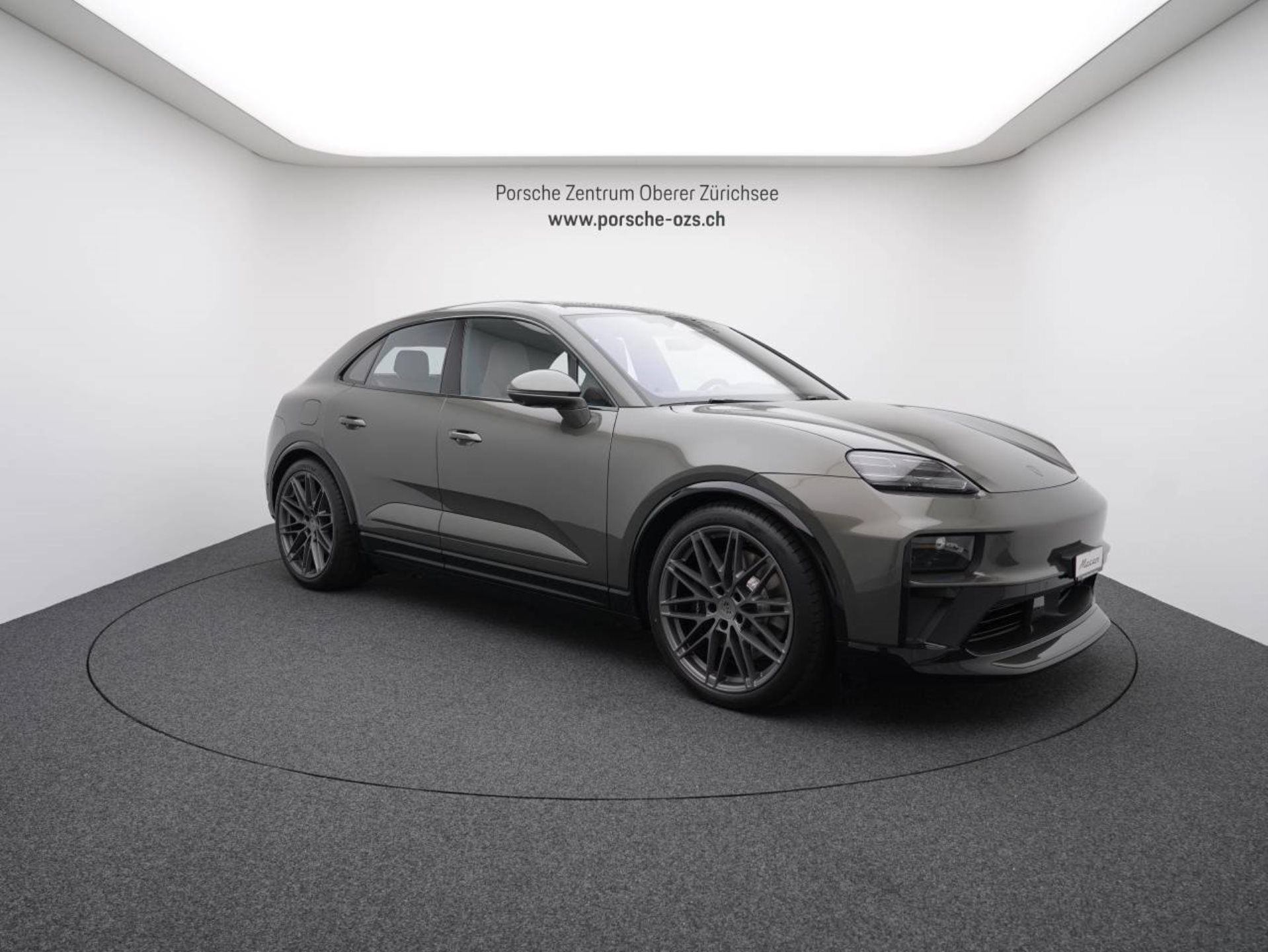 PORSCHE Macan Turbo-image-8