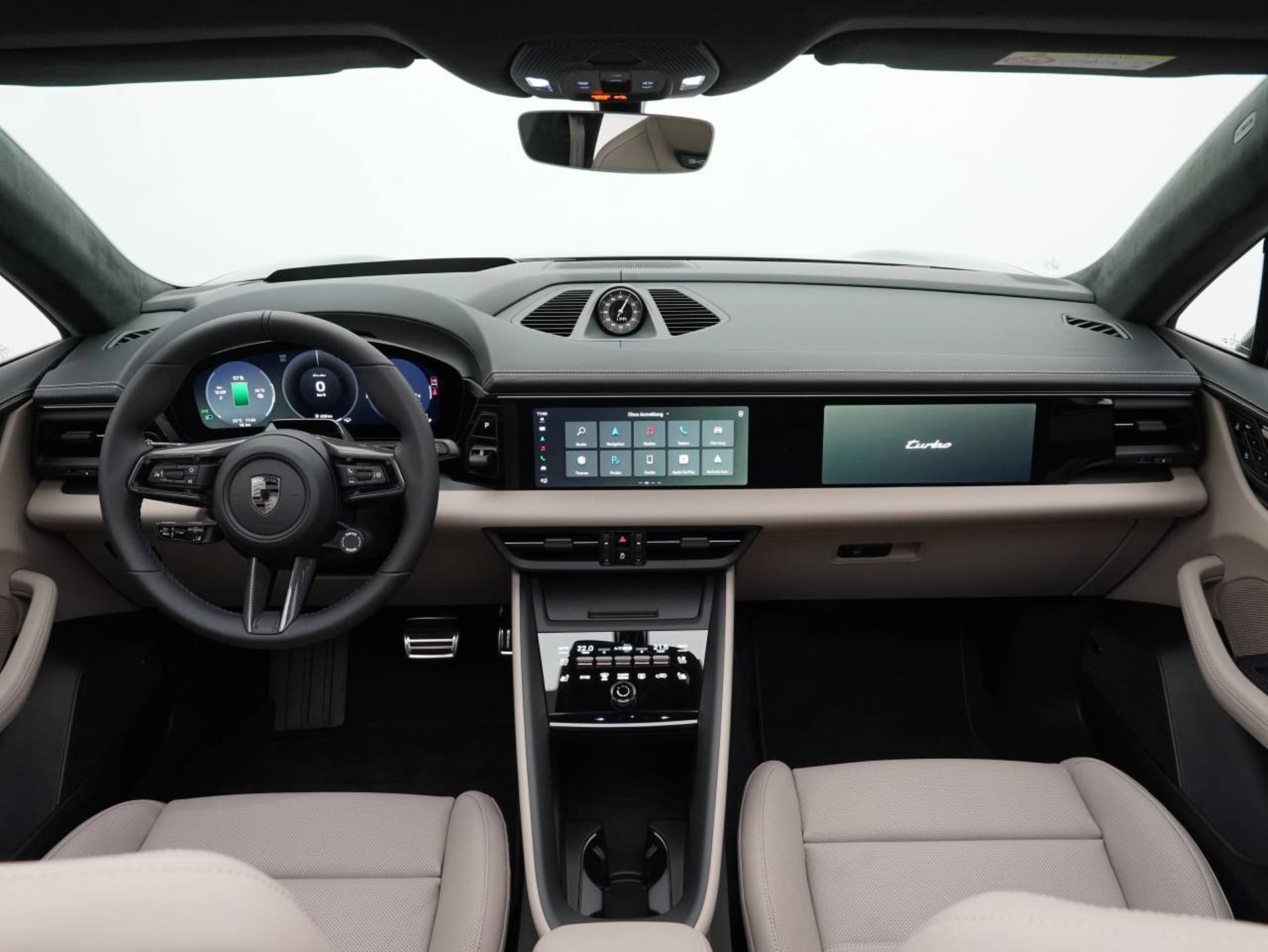 PORSCHE Macan Turbo-image-14