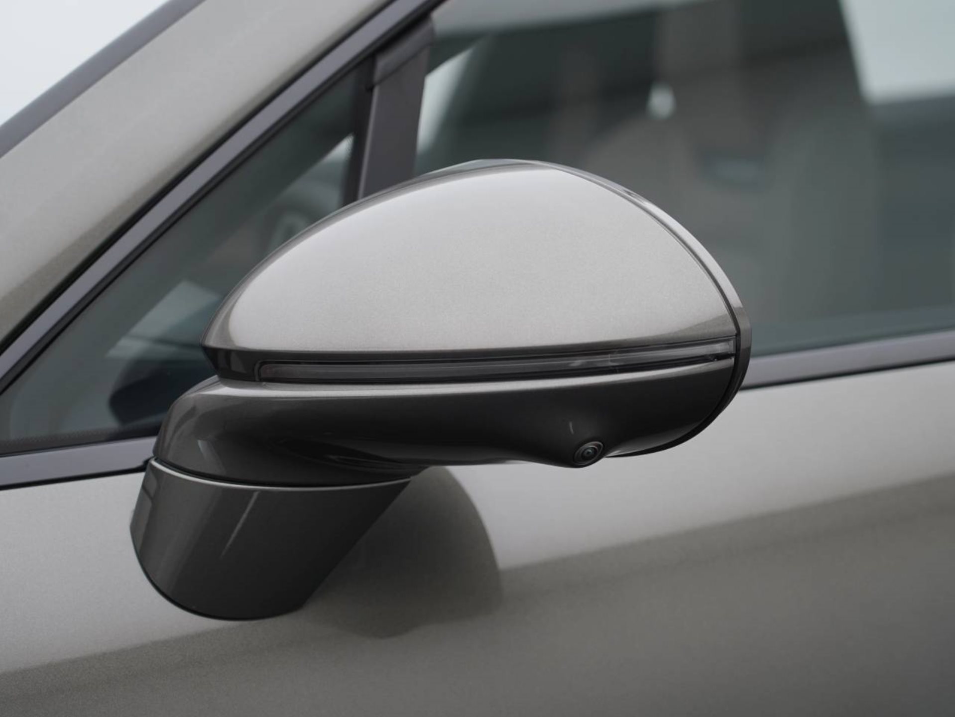 PORSCHE Macan Turbo-image-13