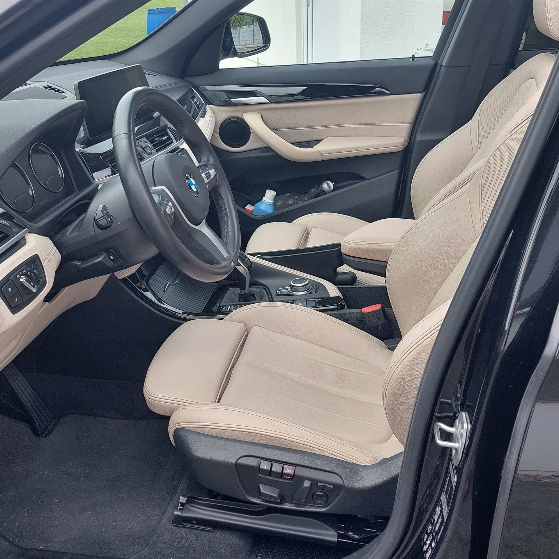 BMW 25i xDrive-image-4