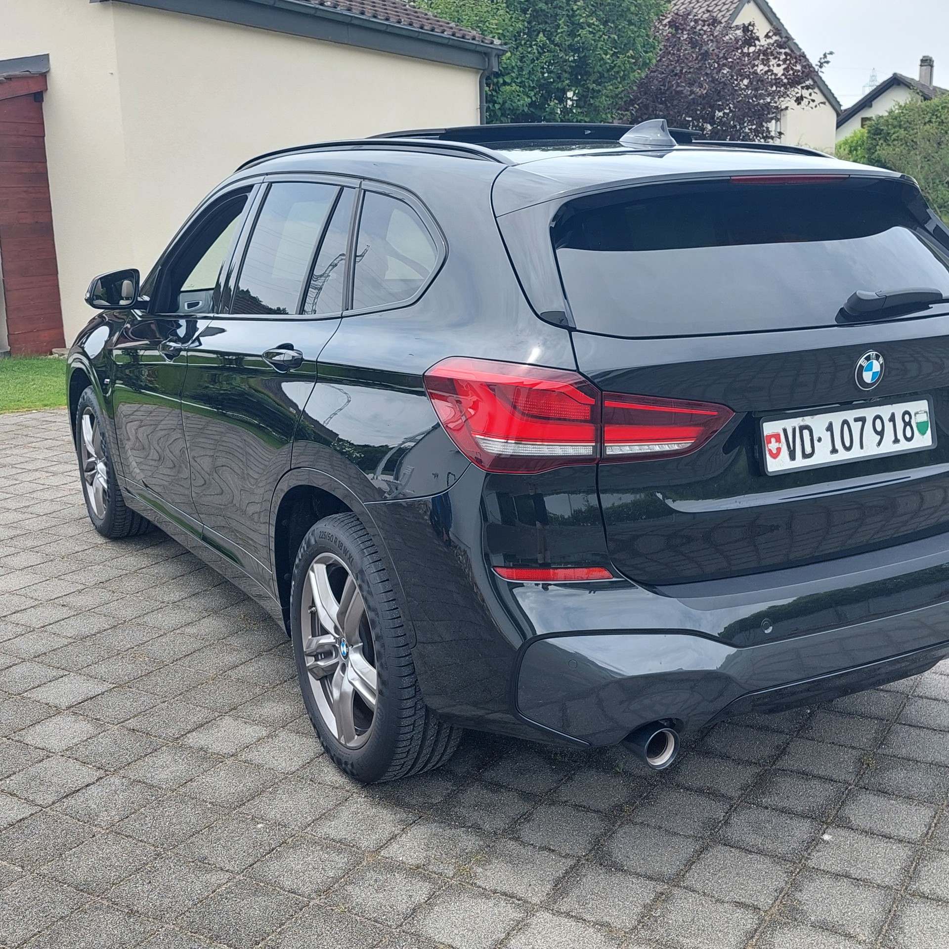 BMW 25i xDrive-image-5