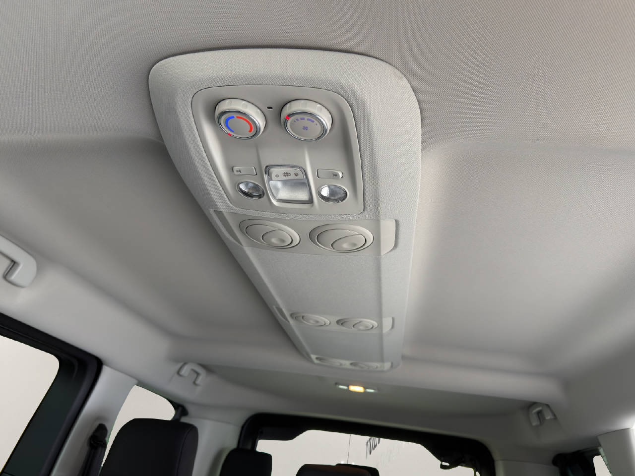 PEUGEOT Traveller Standard 2.2 BlueHDi Family Edition-image-10
