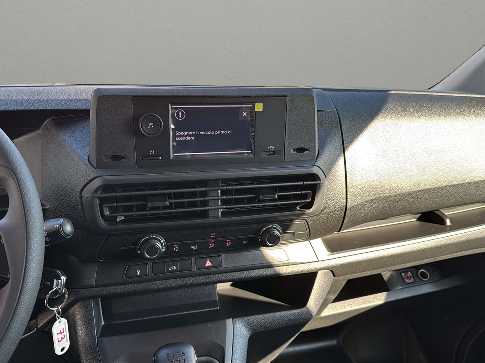 PEUGEOT Expert 1.5 BlueHDi 120 S&S Standard-image-6