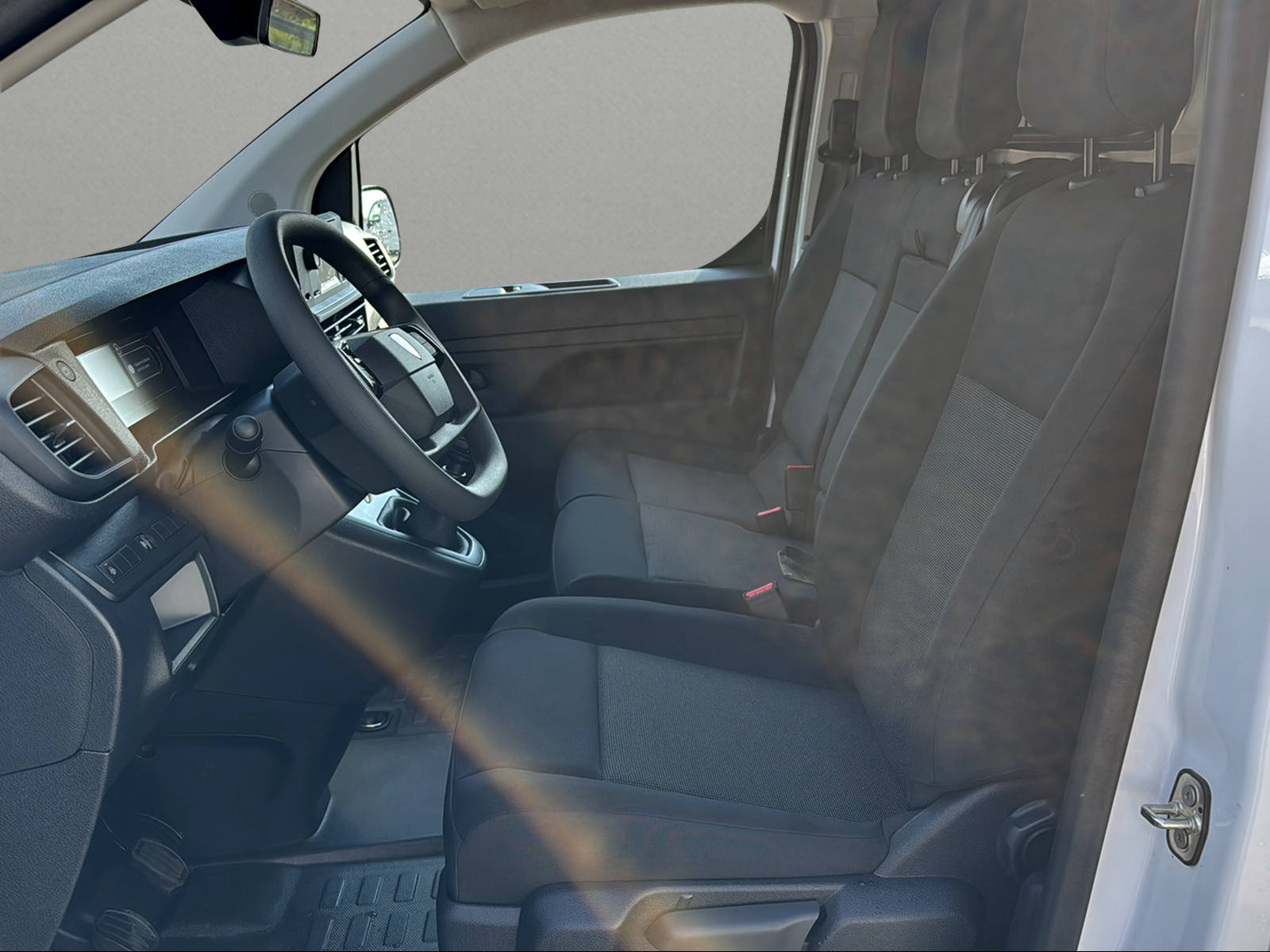 PEUGEOT Expert 1.5 BlueHDi 120 S&S Standard-image-3