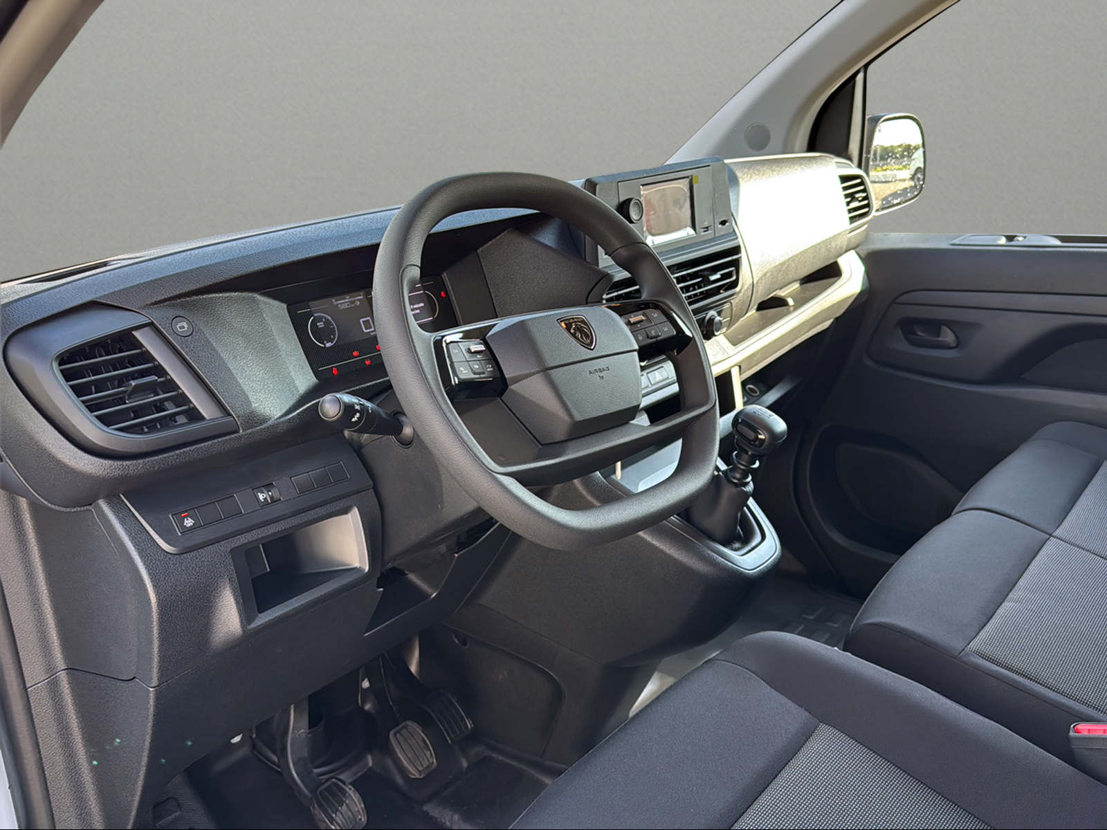 PEUGEOT Expert 1.5 BlueHDi 120 S&S Standard-image-4