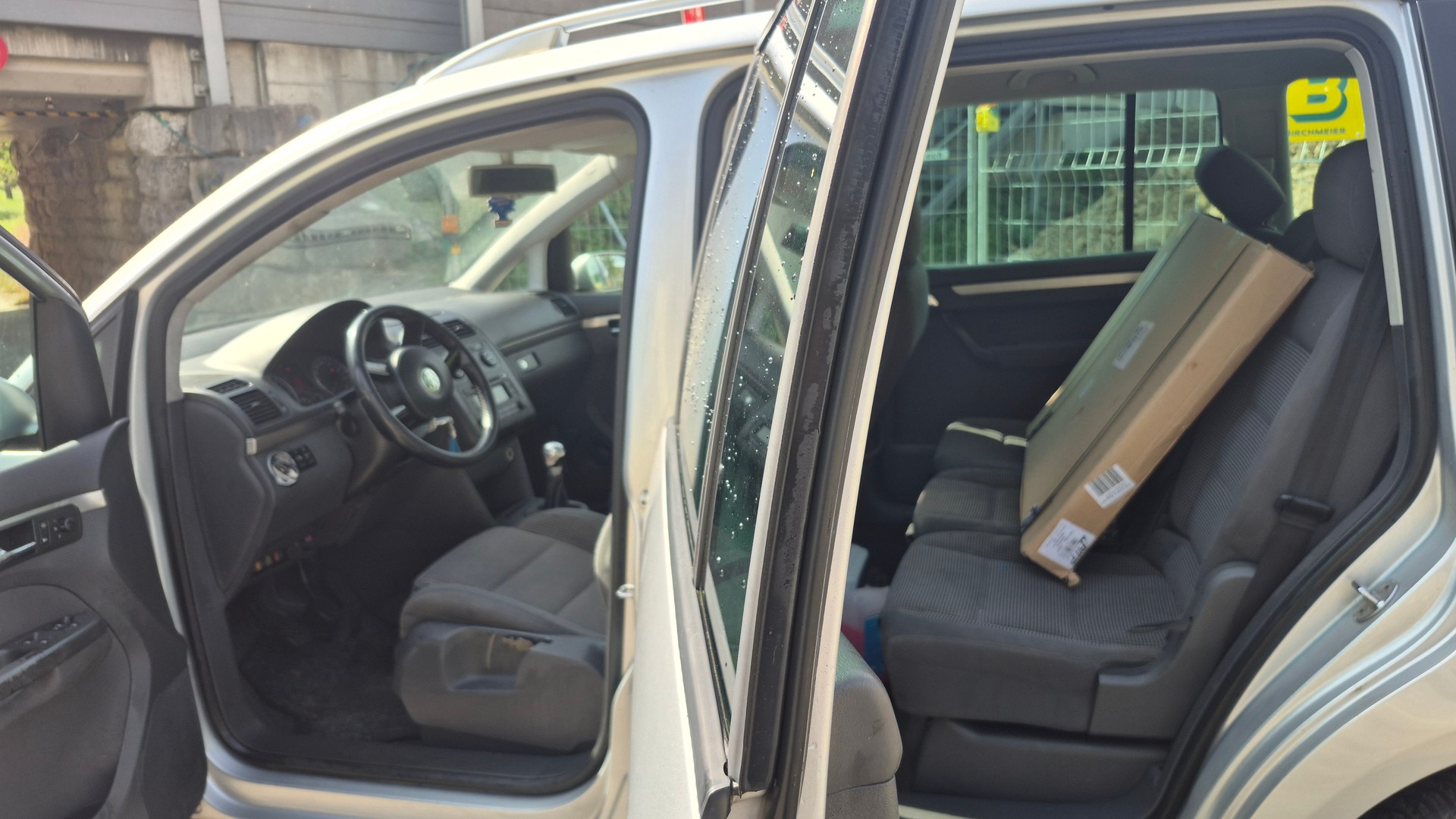 VW Touran 2.0 TDI Trendline-image-9