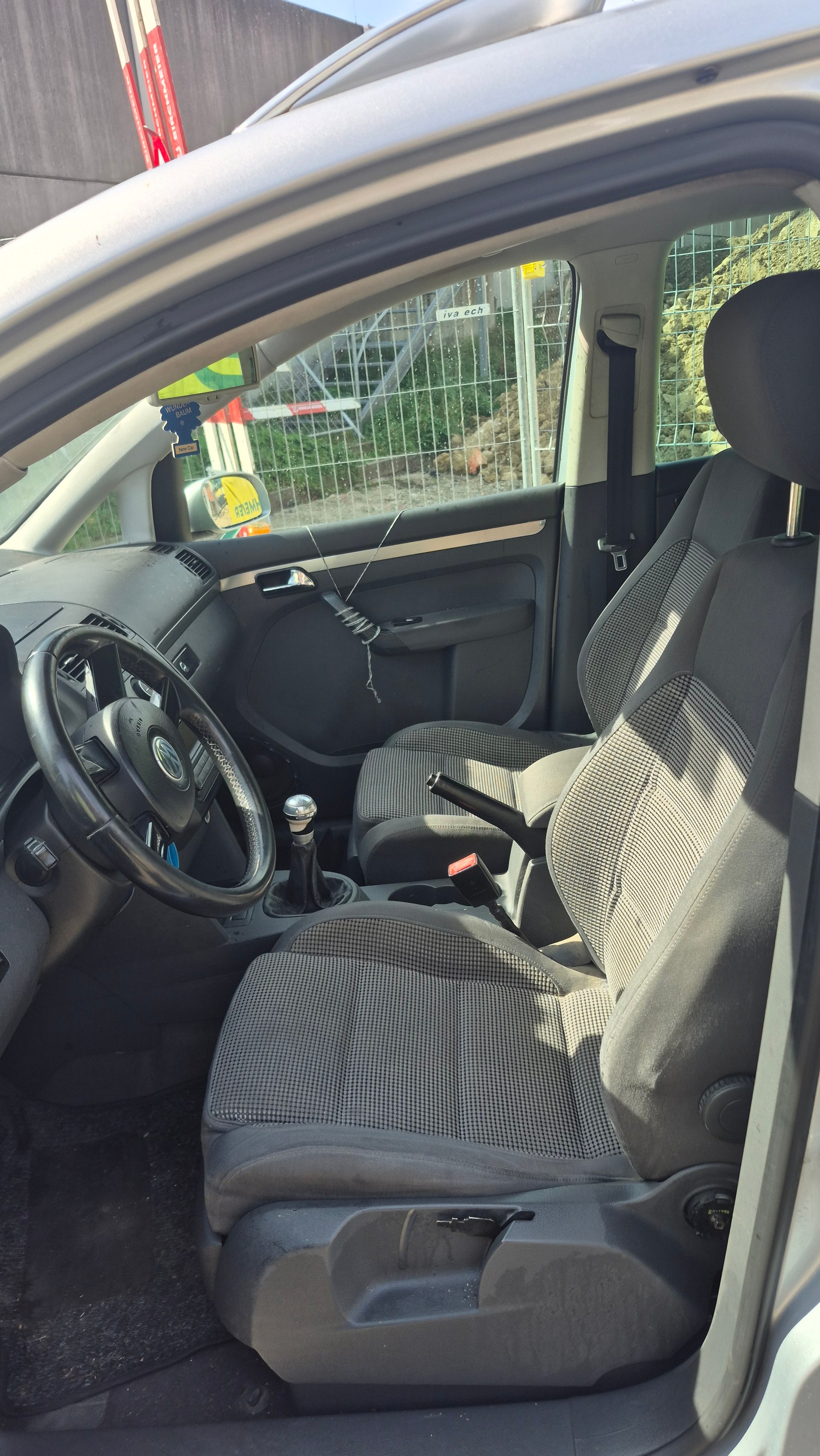 VW Touran 2.0 TDI Trendline-image-8