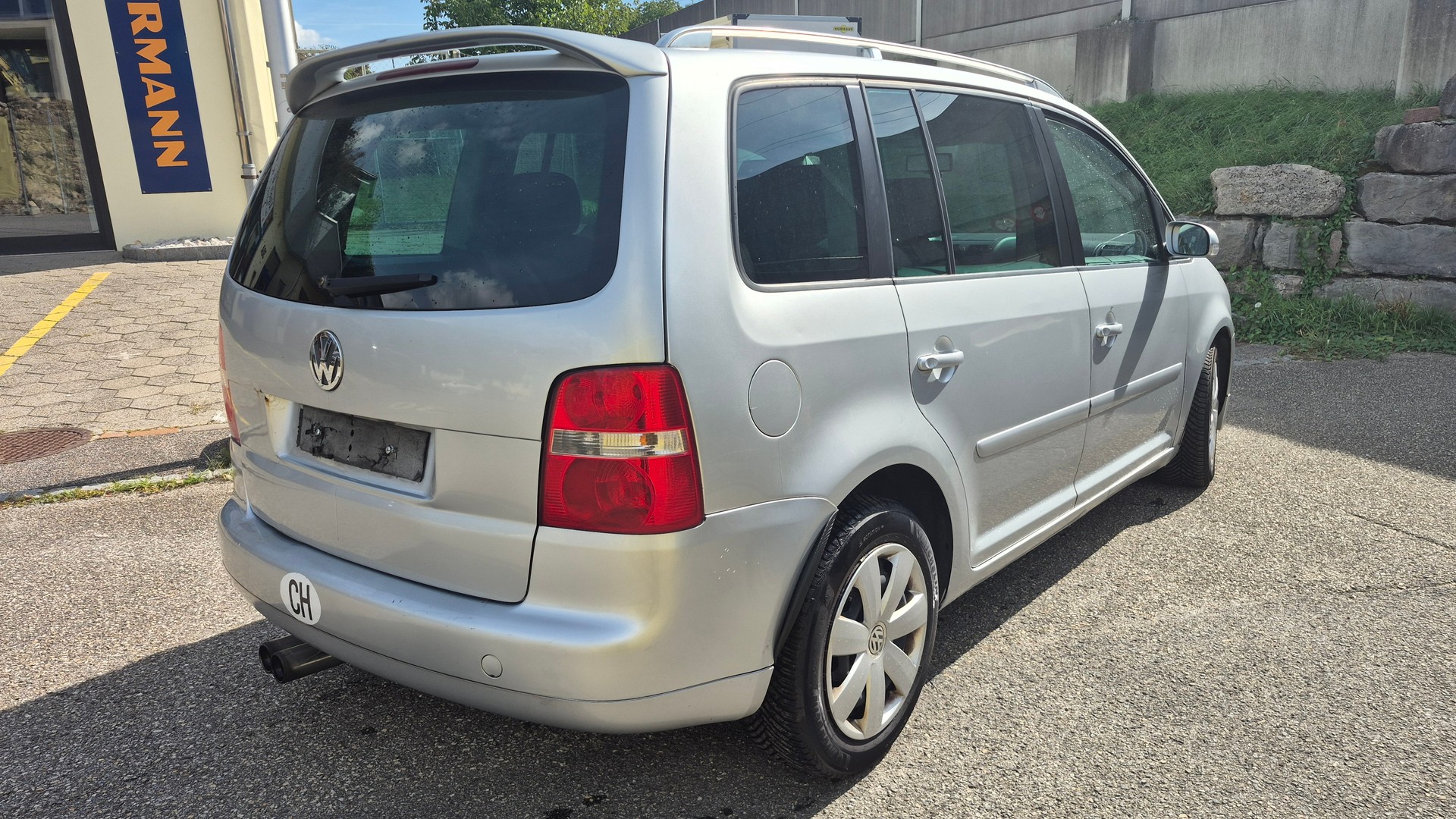 VW Touran 2.0 TDI Trendline-image-4