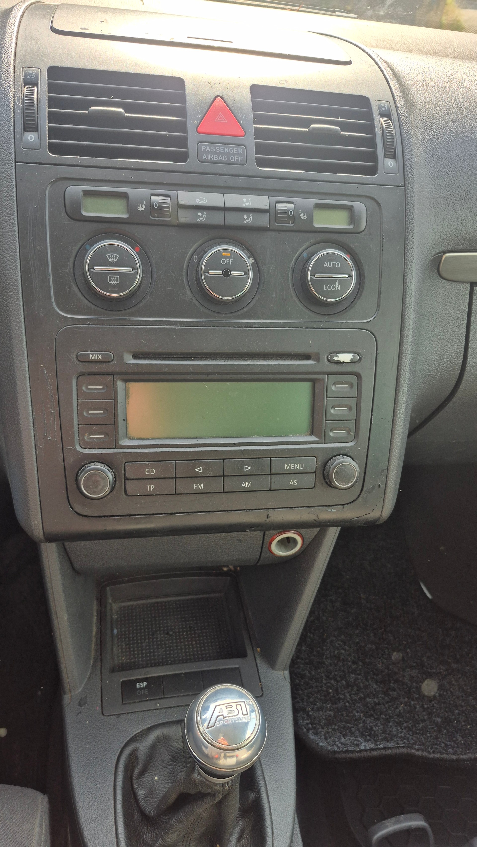 VW Touran 2.0 TDI Trendline-image-10