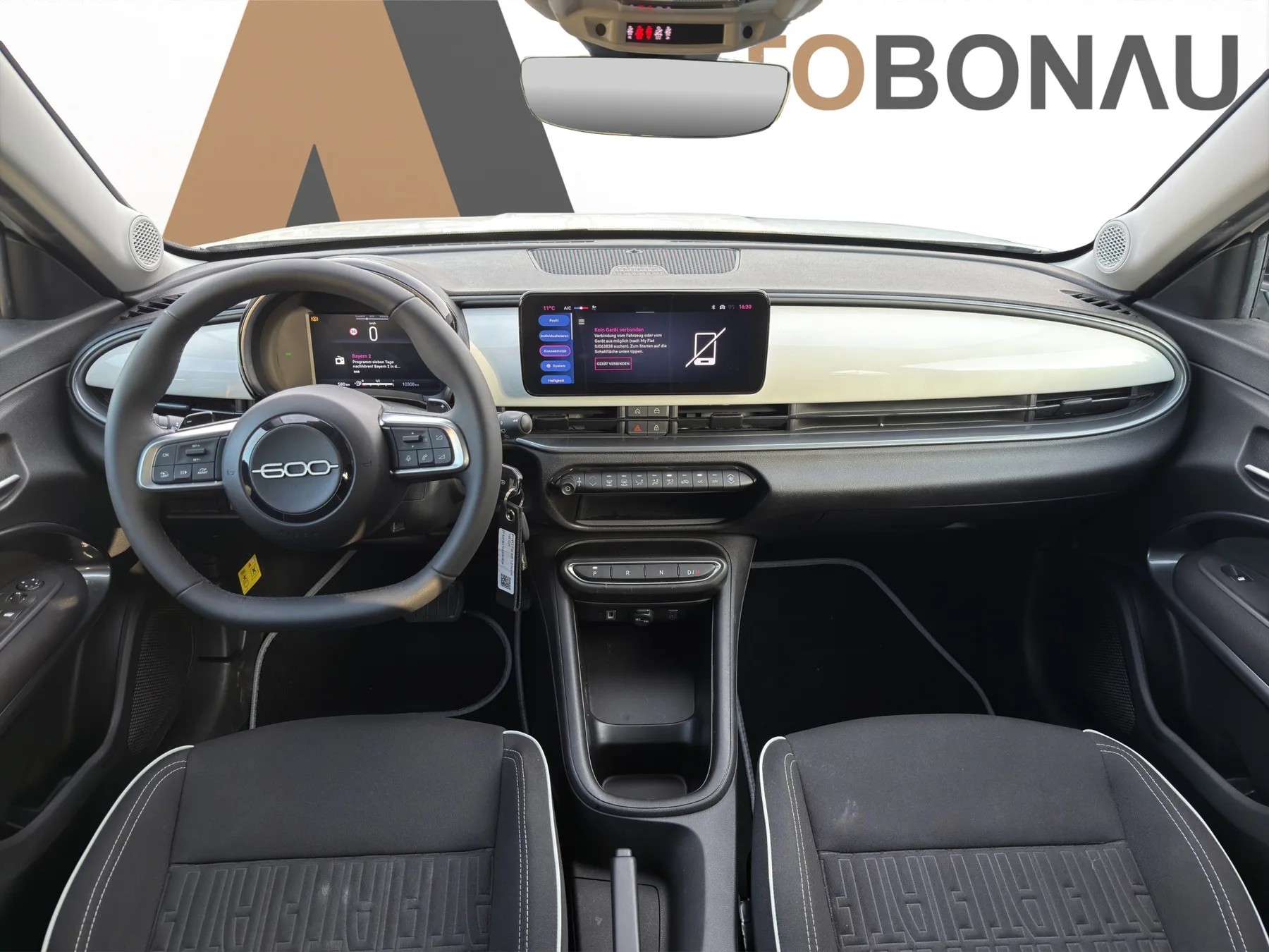 FIAT 600 1.2 Hybrid 145 Cult-image-9