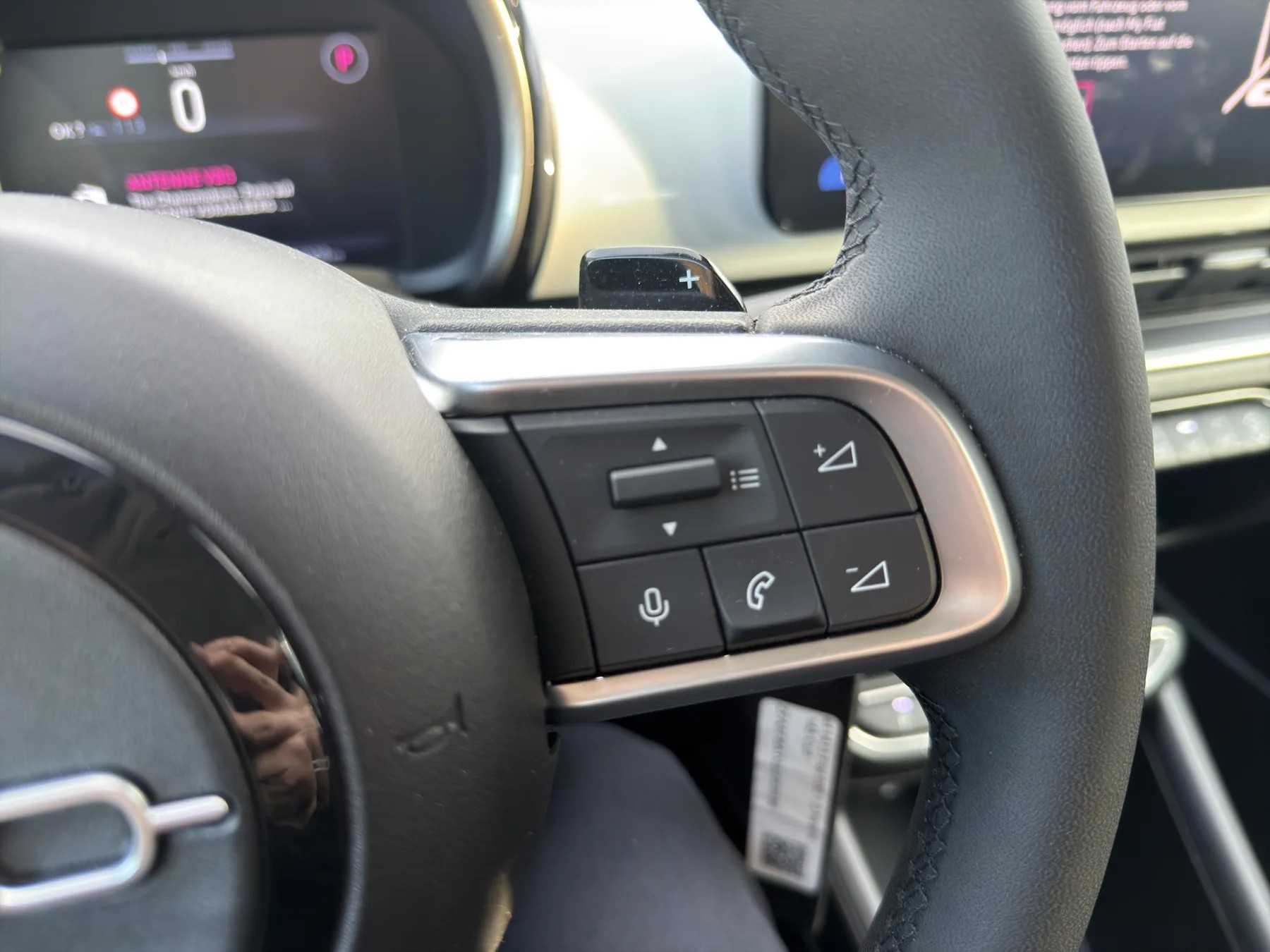 FIAT 600 1.2 Hybrid 145 Cult-image-29