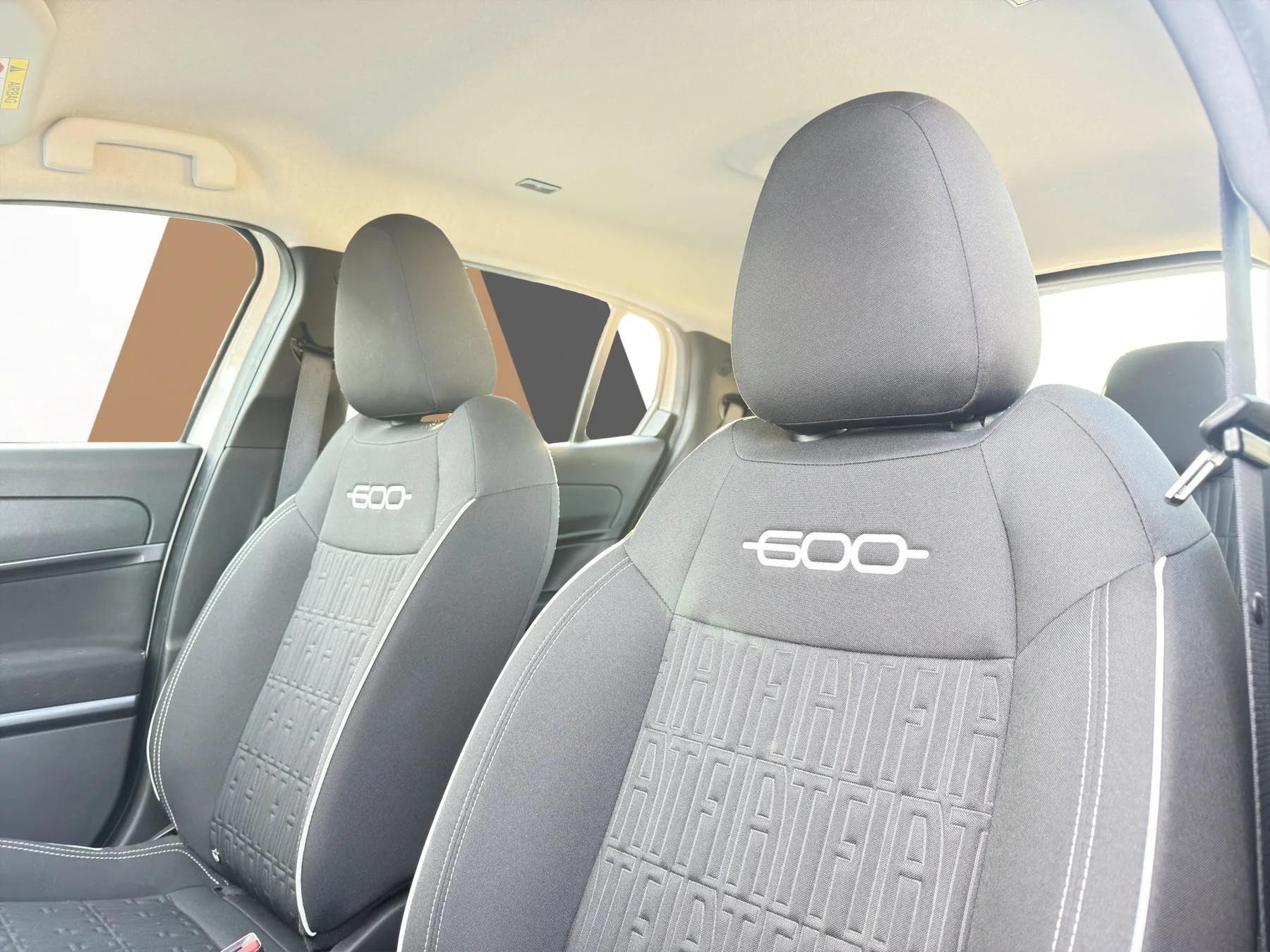 FIAT 600 1.2 Hybrid 145 Cult-image-19