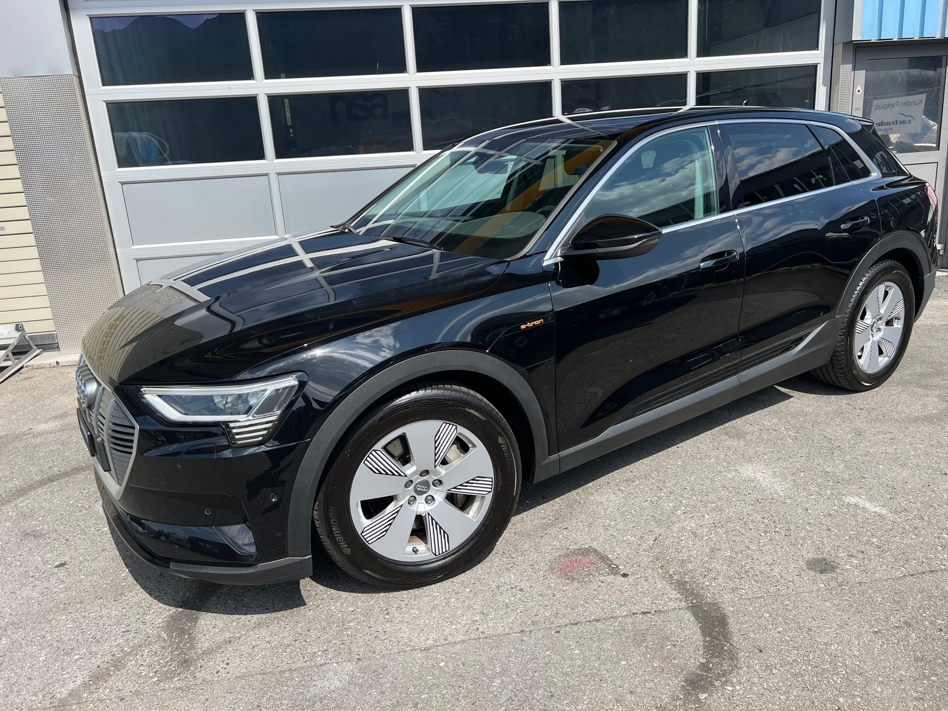 AUDI e-tron 55 quattro *** PS 360 * frisch ab MFK ***-image-6