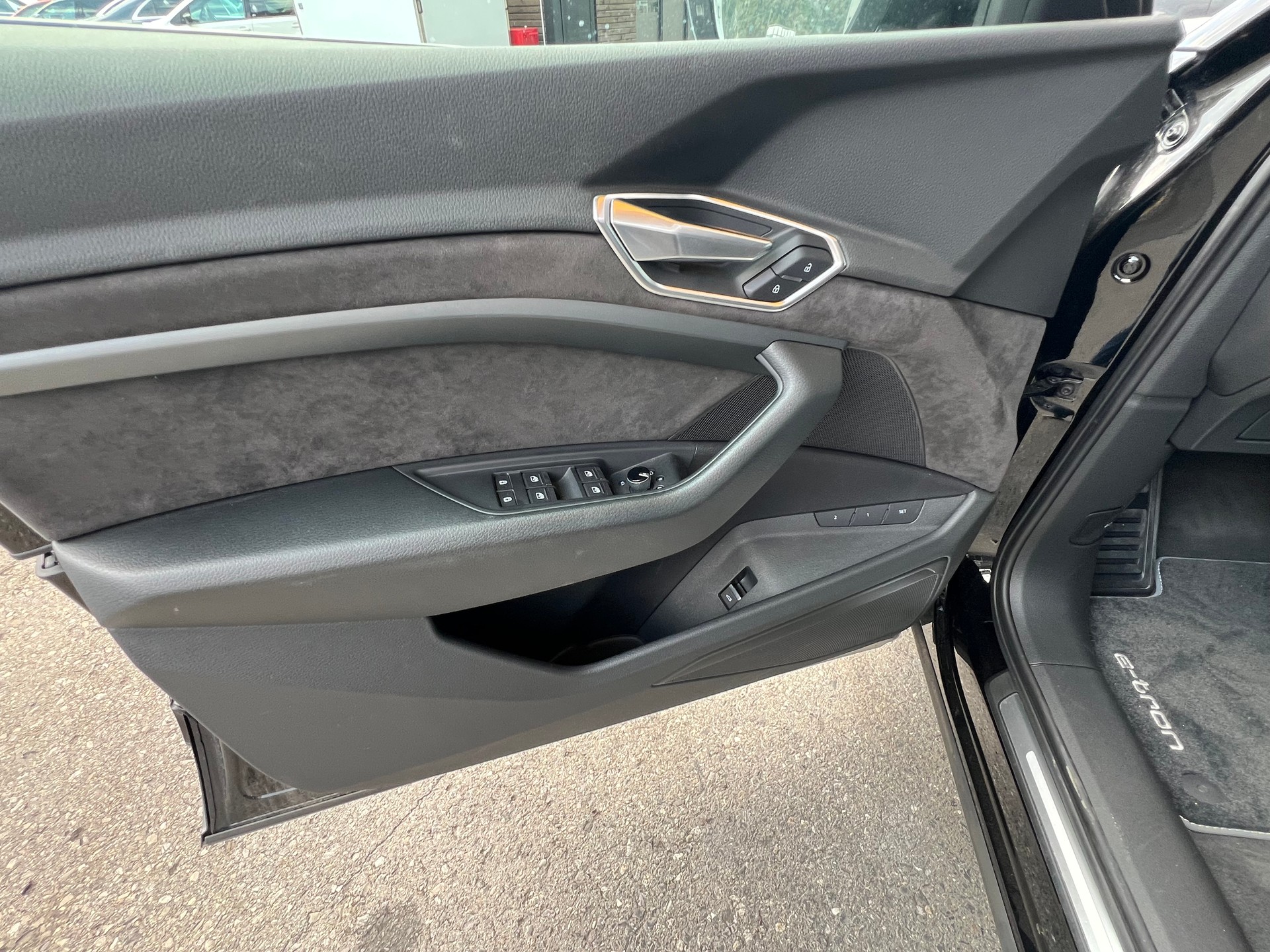 AUDI e-tron 55 quattro *** PS 360 * frisch ab MFK ***-image-30