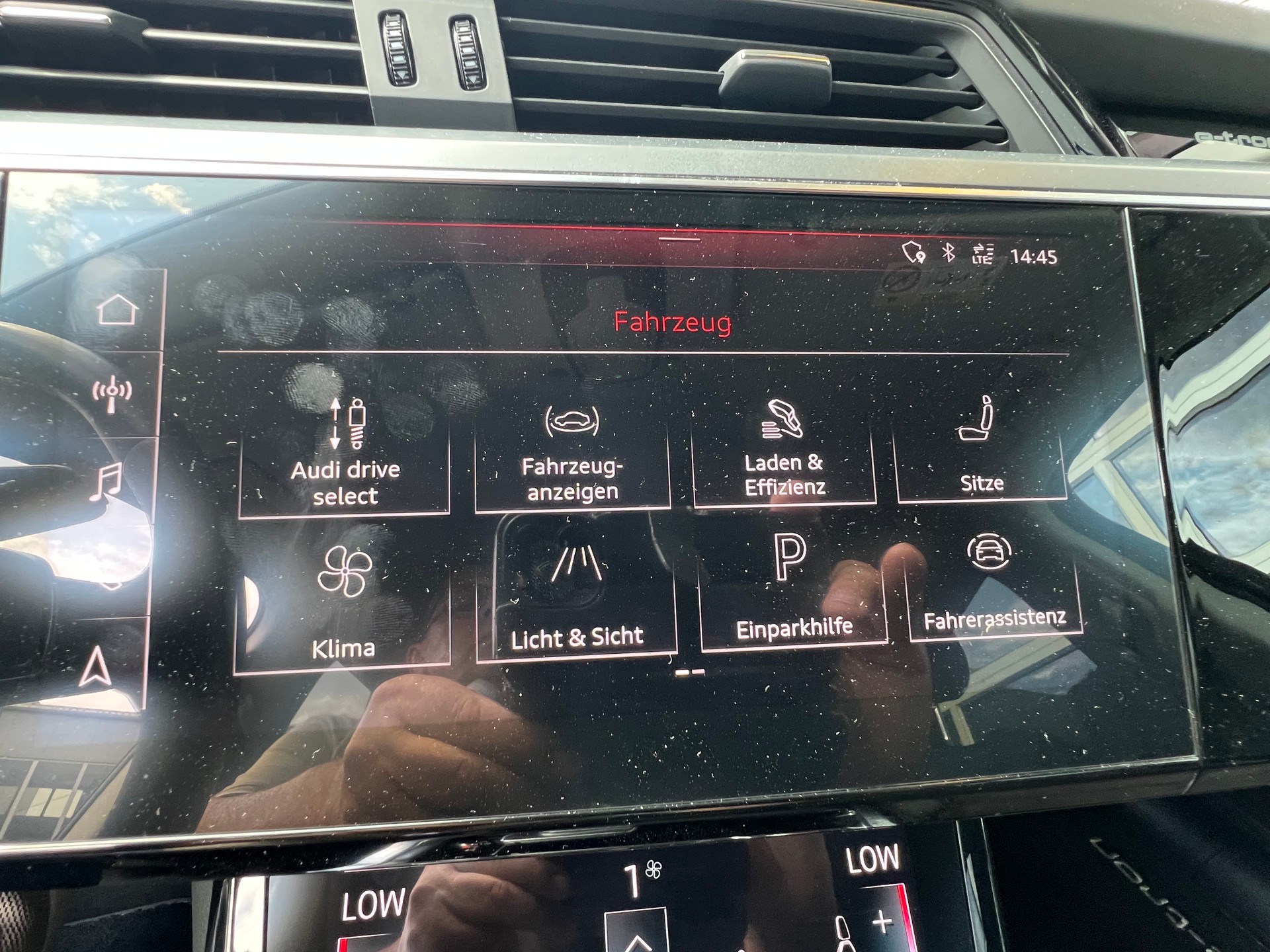 AUDI e-tron 55 quattro *** PS 360 * frisch ab MFK ***-image-26