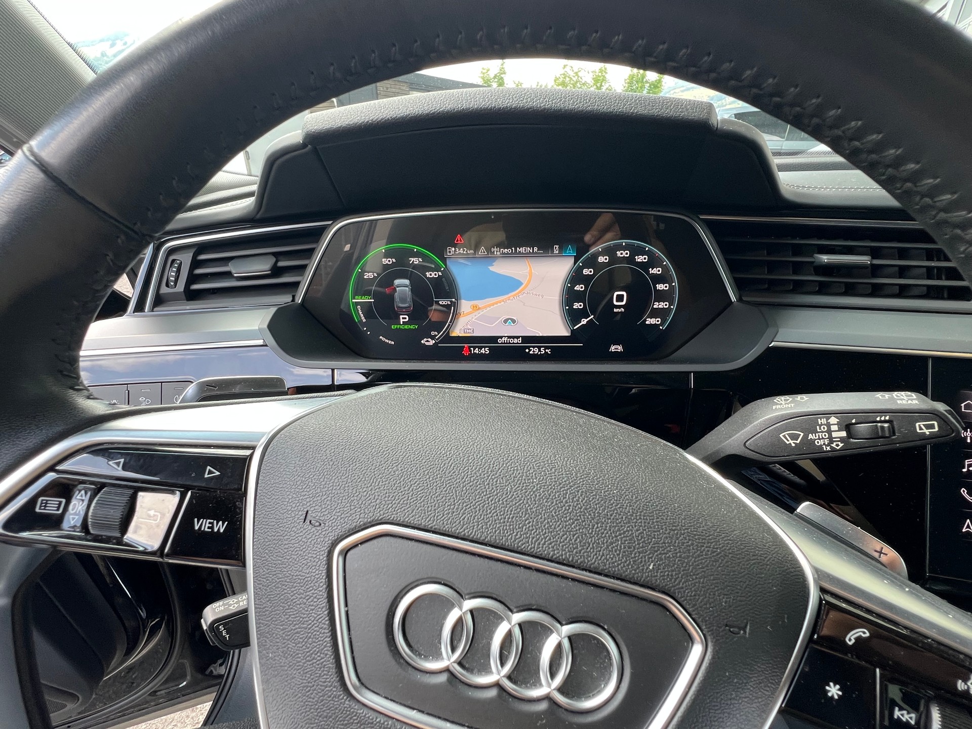 AUDI e-tron 55 quattro *** PS 360 * frisch ab MFK ***-image-24
