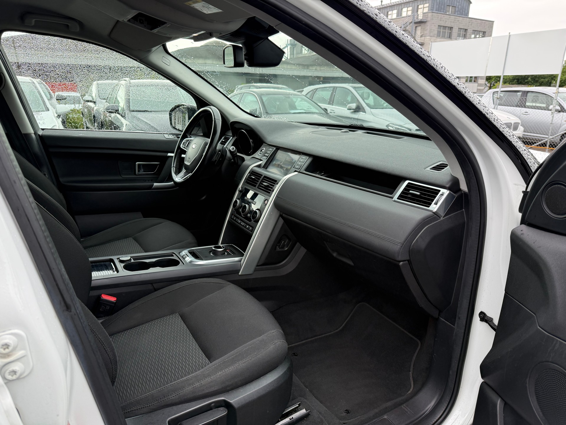 LAND ROVER Discovery Sport 2.0 TD4 Pure AT9 / Frisch ab MFK / Steuerkette NEU / 1 Jahr Garantie-image-7