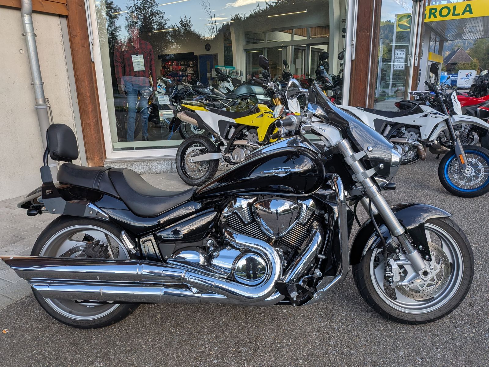 SUZUKI M 1800 R K7-image-6