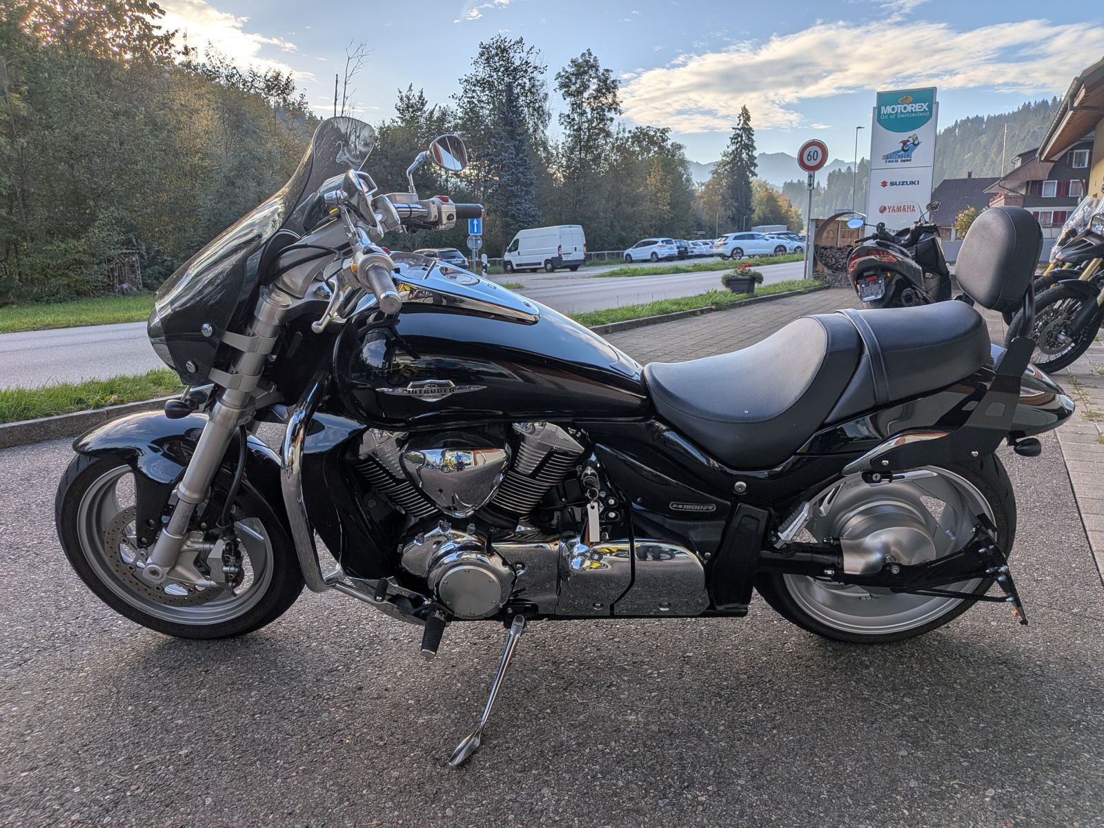 SUZUKI M 1800 R K7-image-3