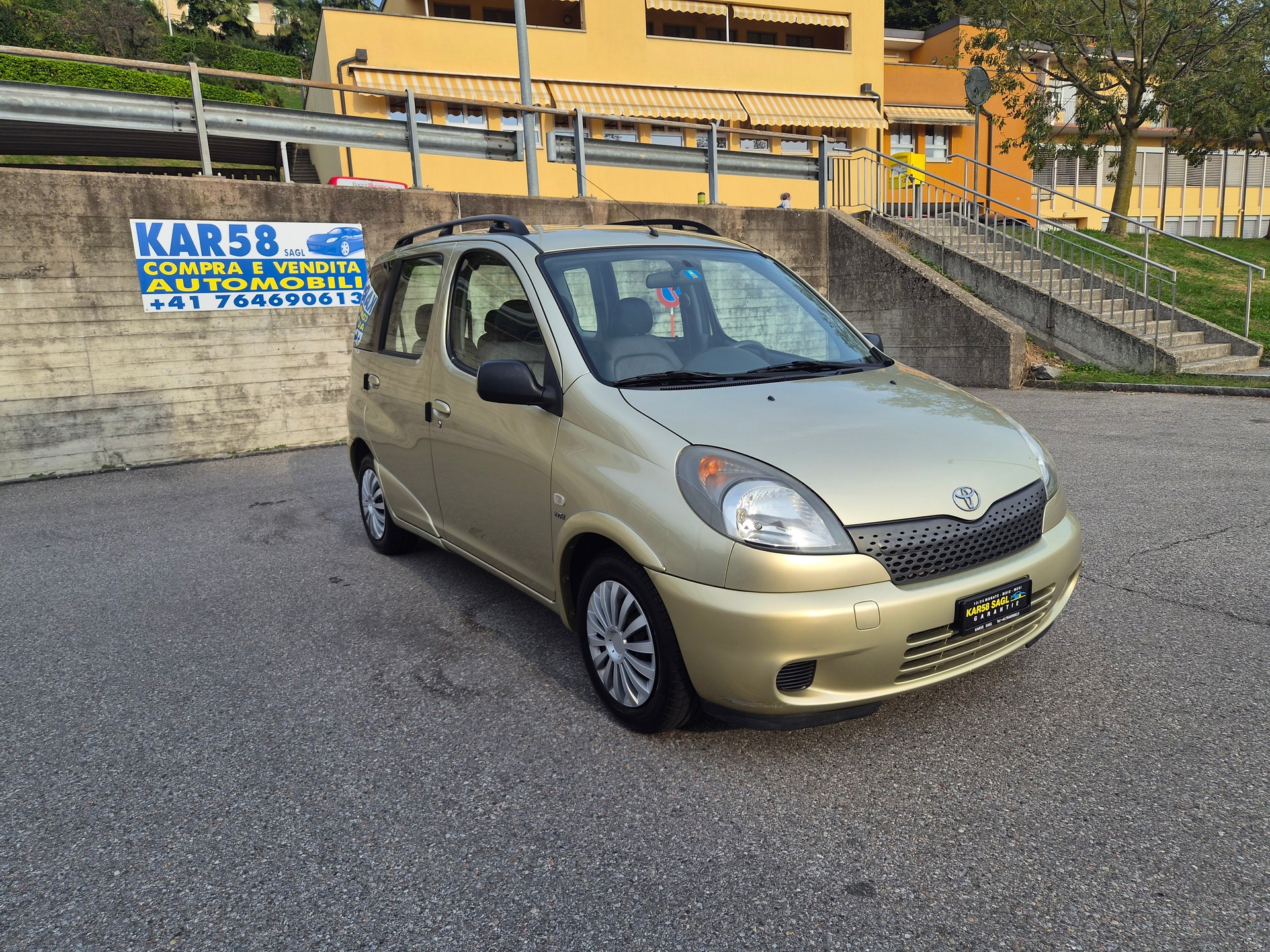 TOYOTA Yaris Verso 1.3 Linea Luna-image-1