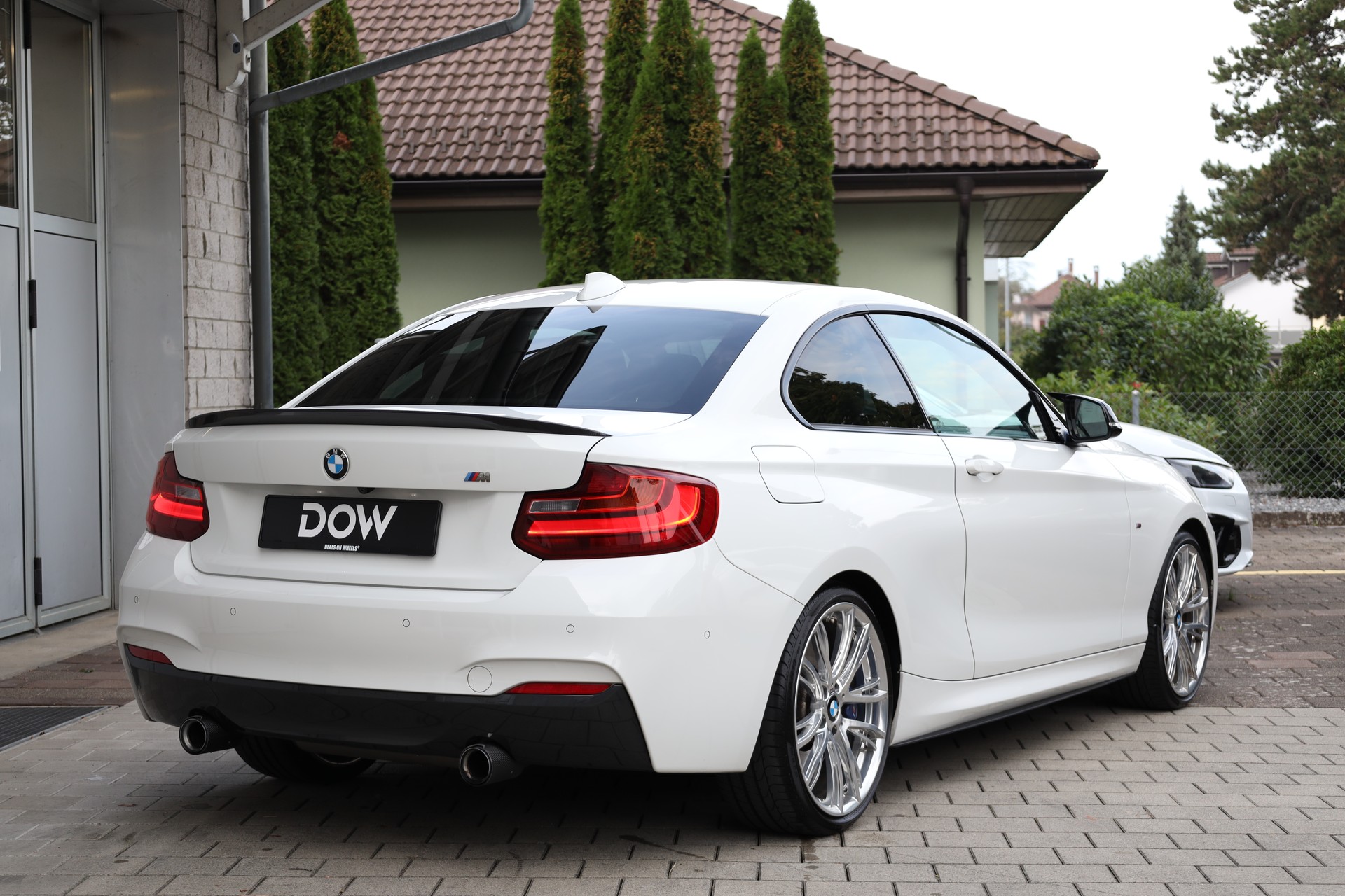 BMW M235i xDrive Steptronic-image-4