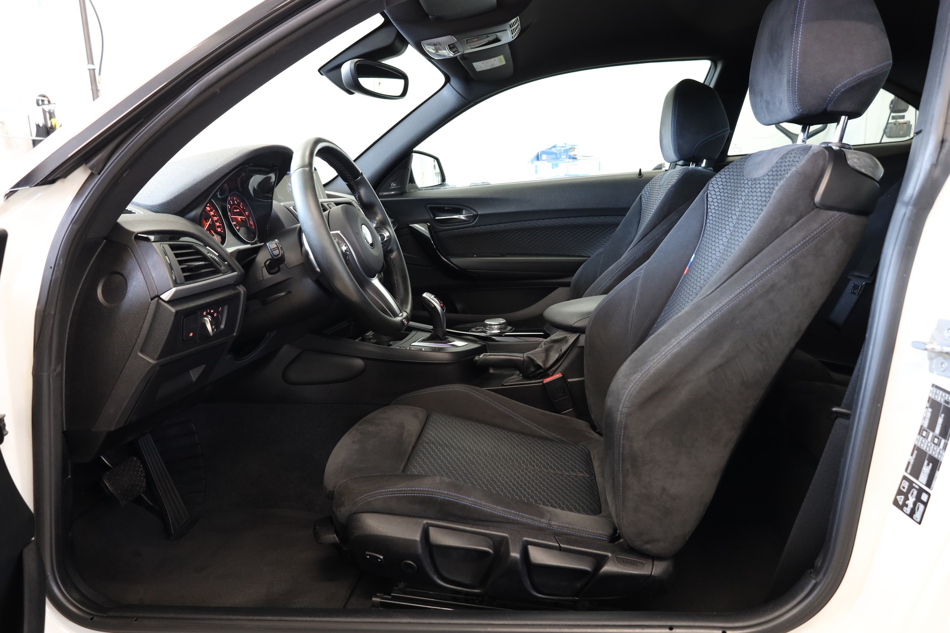 BMW M235i xDrive Steptronic-image-9