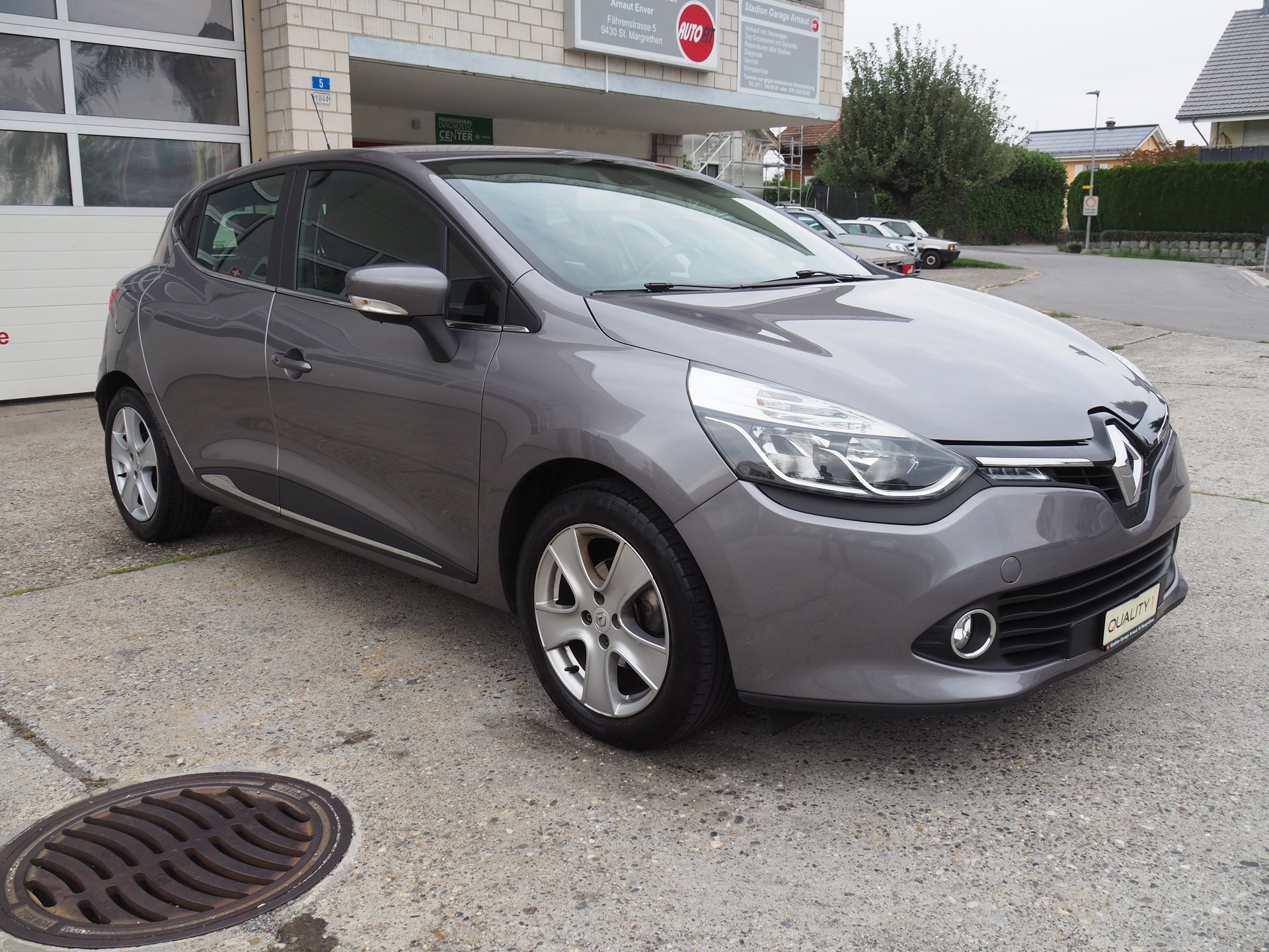 RENAULT Clio 1.2 16V T Dynamique EDC-image-5
