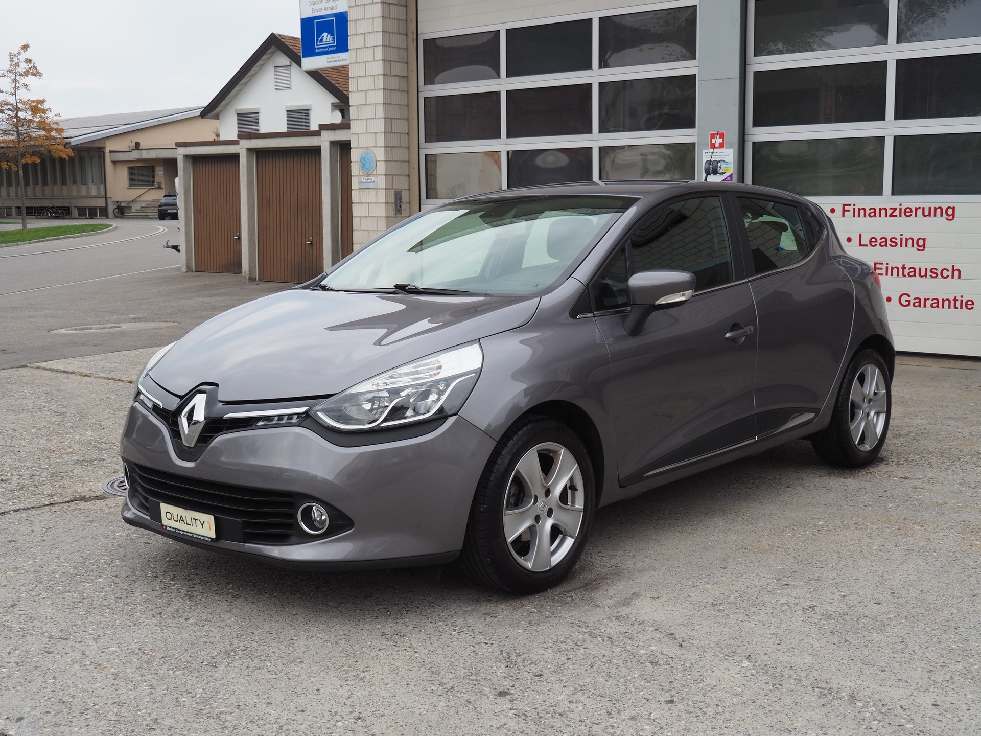 RENAULT Clio 1.2 16V T Dynamique EDC-image-0