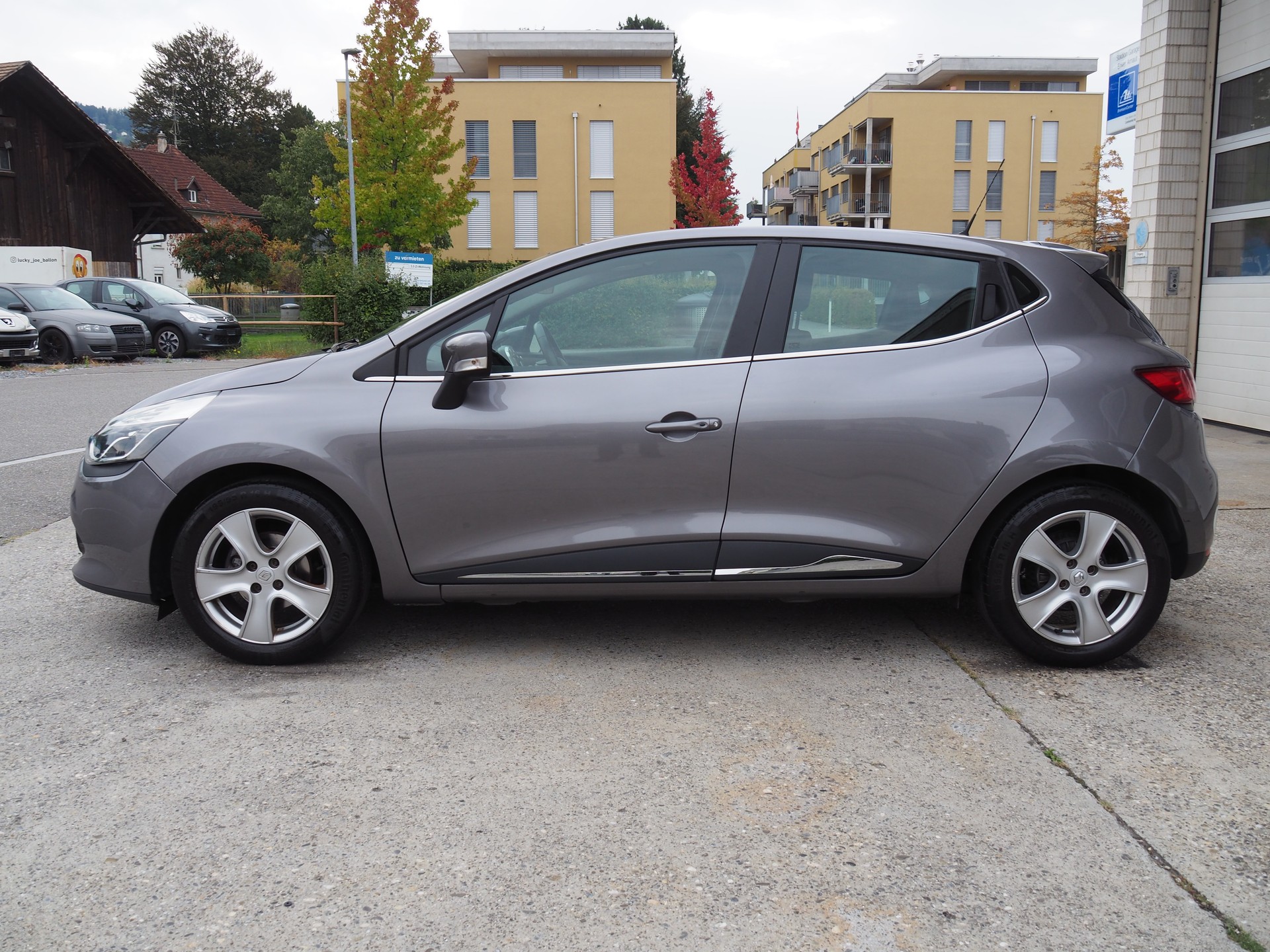 RENAULT Clio 1.2 16V T Dynamique EDC-image-1