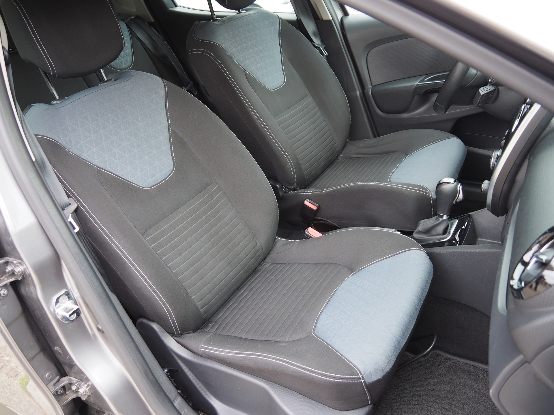 RENAULT Clio 1.2 16V T Dynamique EDC-image-12