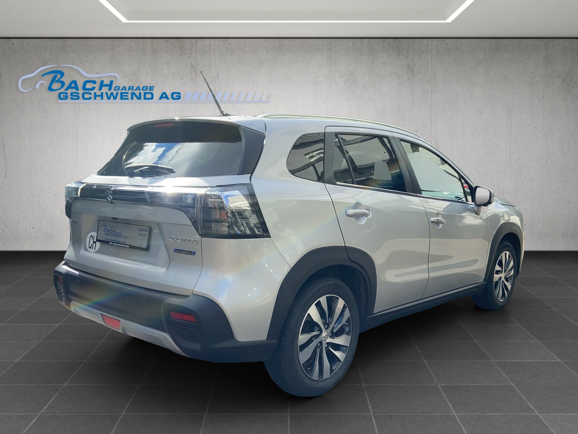 SUZUKI S-Cross 1.5 Compact Top Hybrid-showroom-element-3