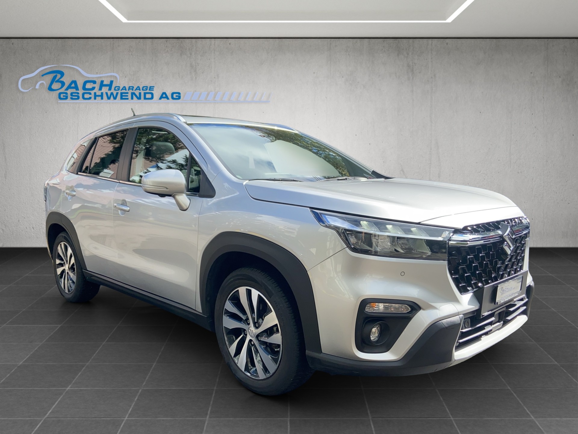 SUZUKI S-Cross 1.5 Compact Top Hybrid-showroom-element-1