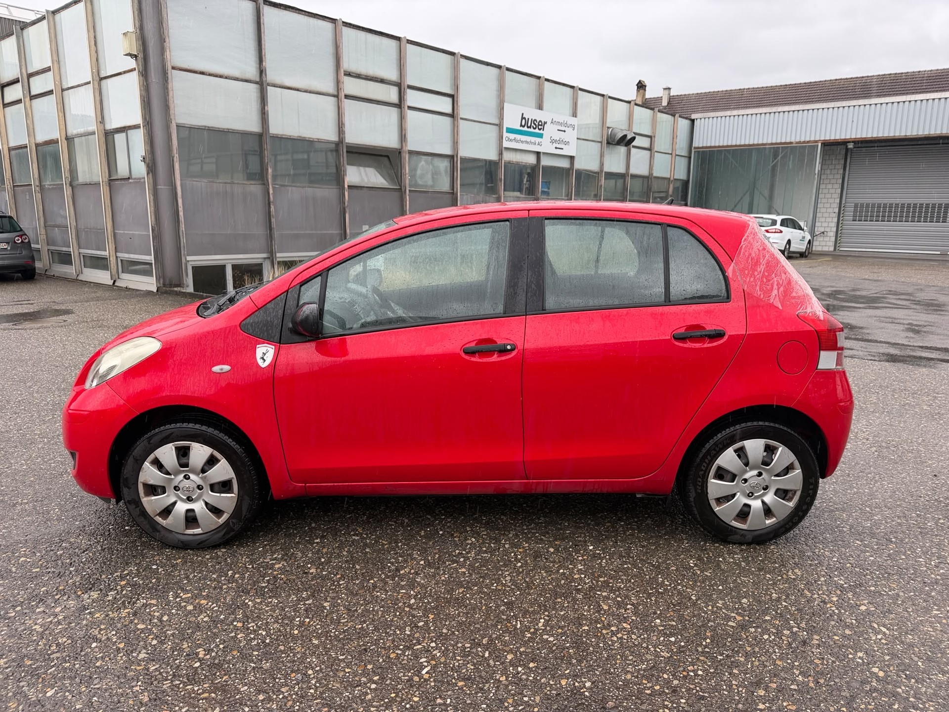 TOYOTA Yaris 1.0 Linea Terra-image-4