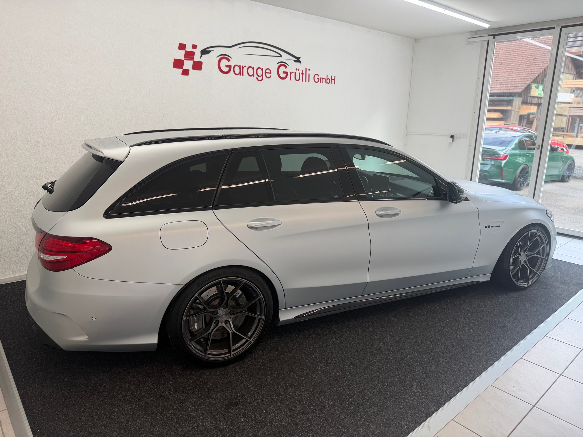 MERCEDES-BENZ C 63 AMG Kombi-image-3