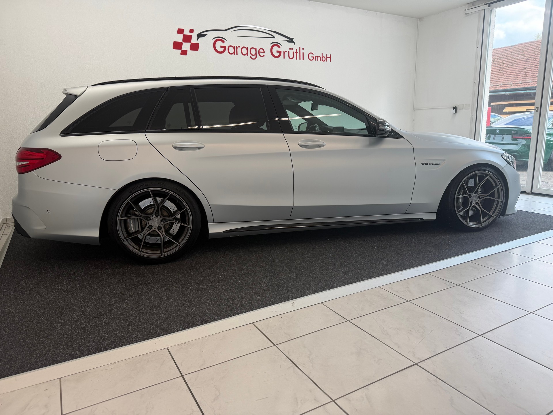 MERCEDES-BENZ C 63 AMG Kombi-image-2