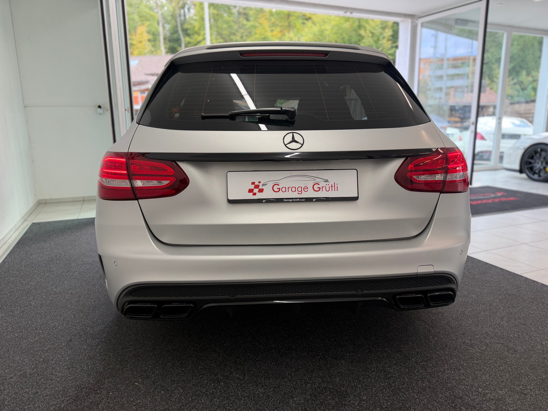 MERCEDES-BENZ C 63 AMG Kombi-image-17