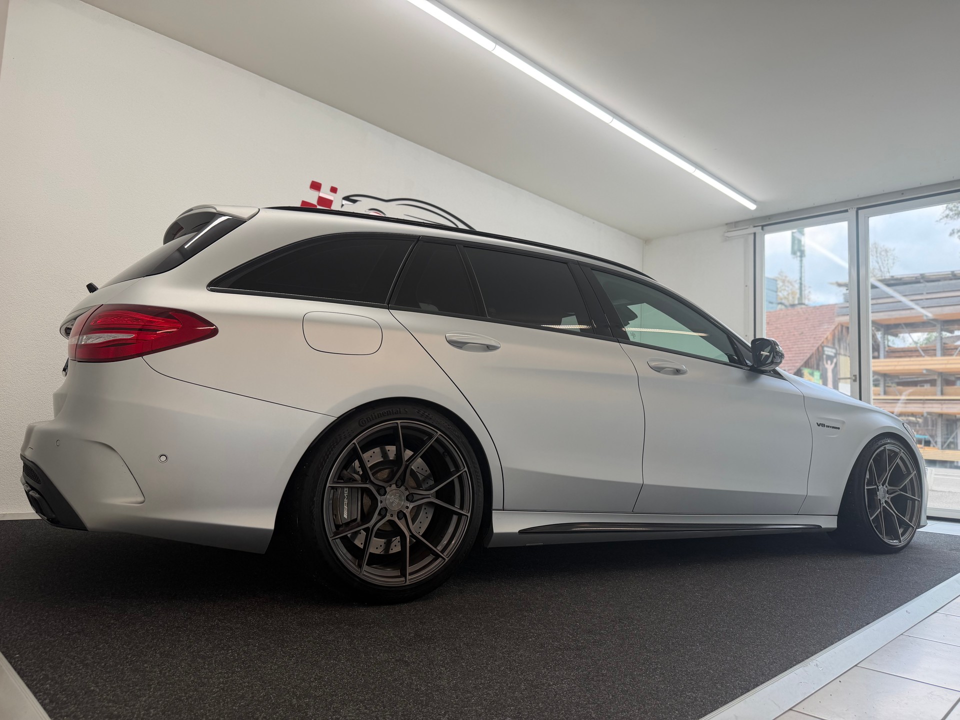 MERCEDES-BENZ C 63 AMG Kombi-image-5
