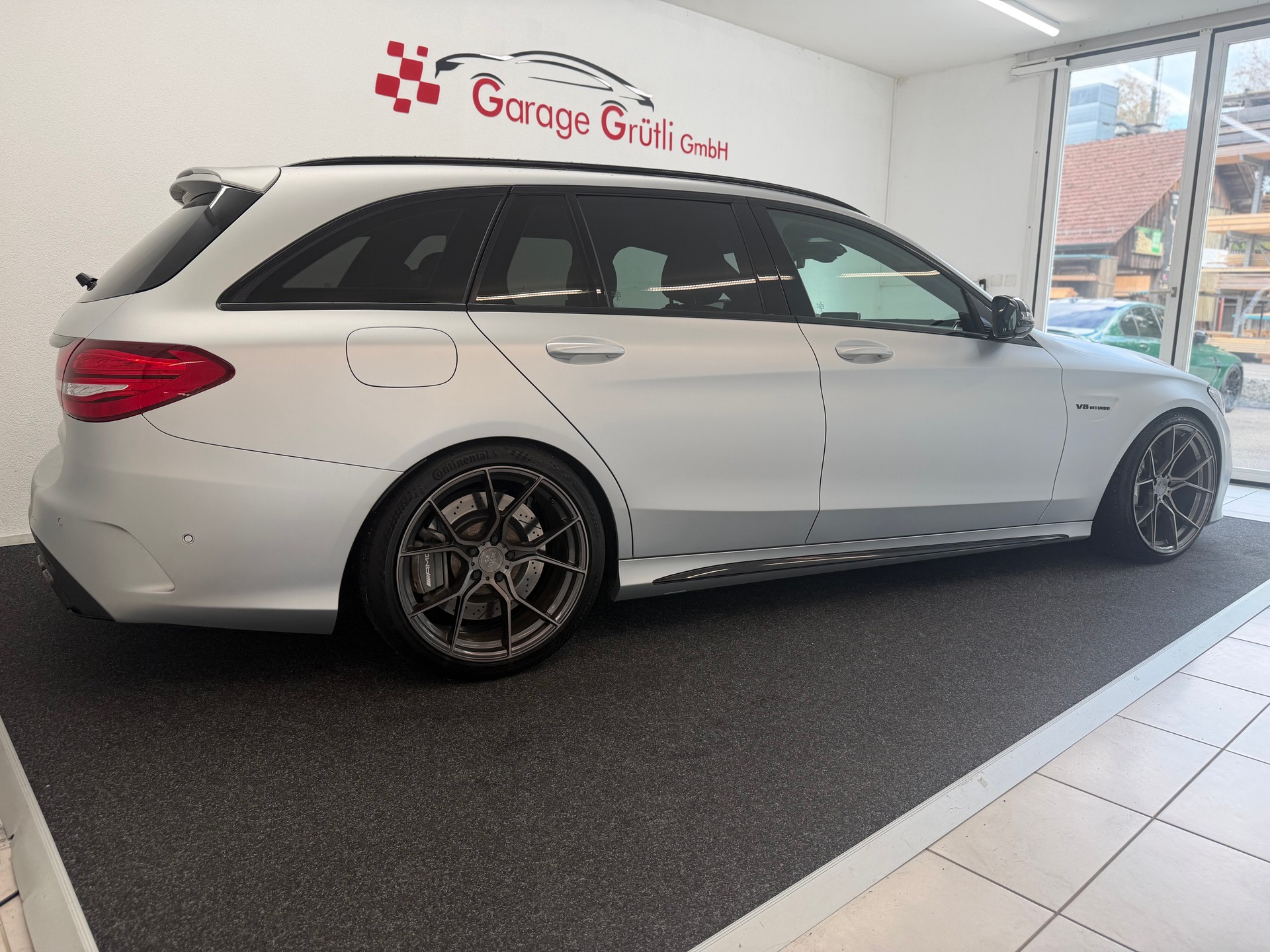 MERCEDES-BENZ C 63 AMG Kombi-image-4
