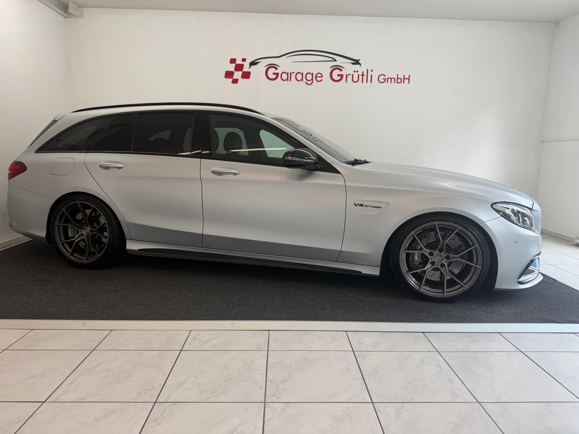 MERCEDES-BENZ C 63 AMG Kombi-image-1