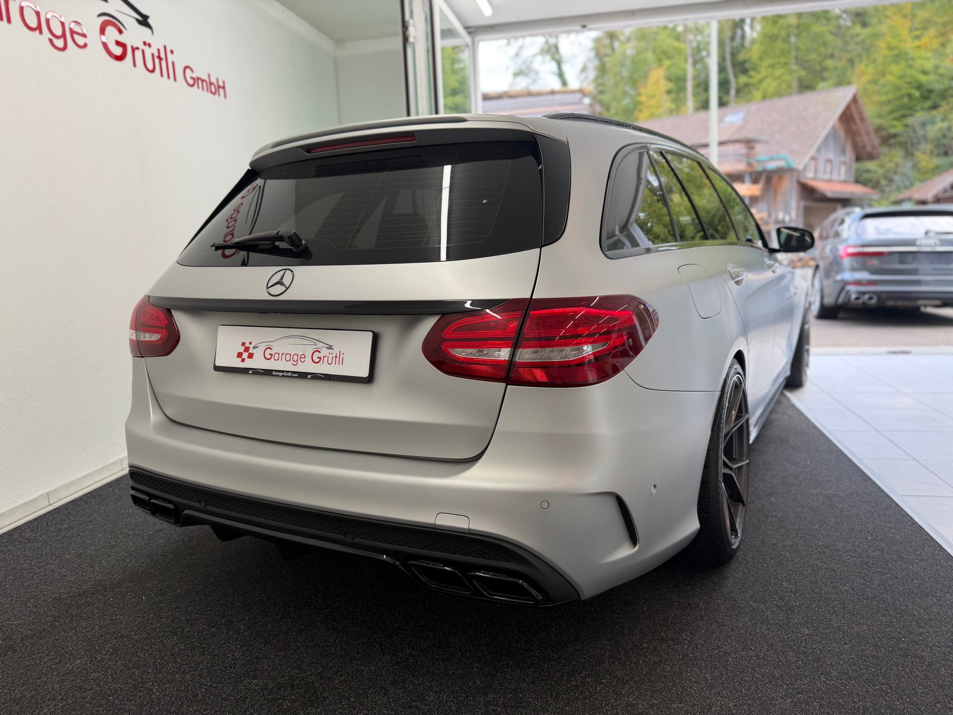 MERCEDES-BENZ C 63 AMG Kombi-image-15