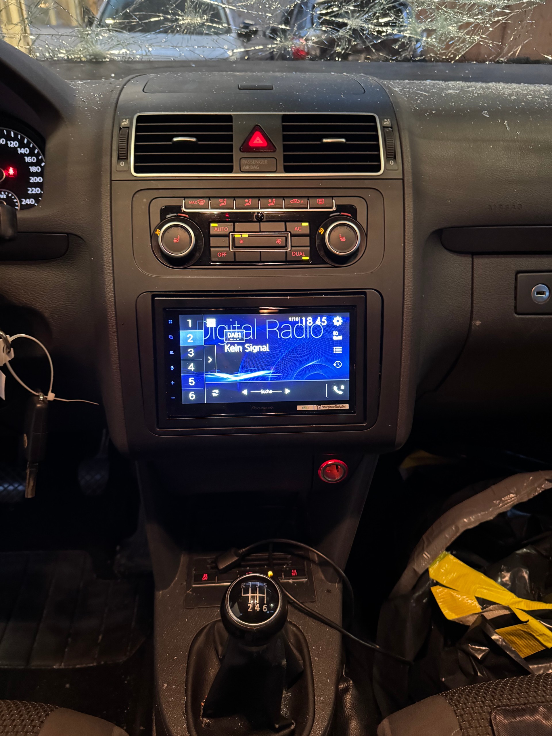 VW Touran 1.4 TSI Highline-image-18