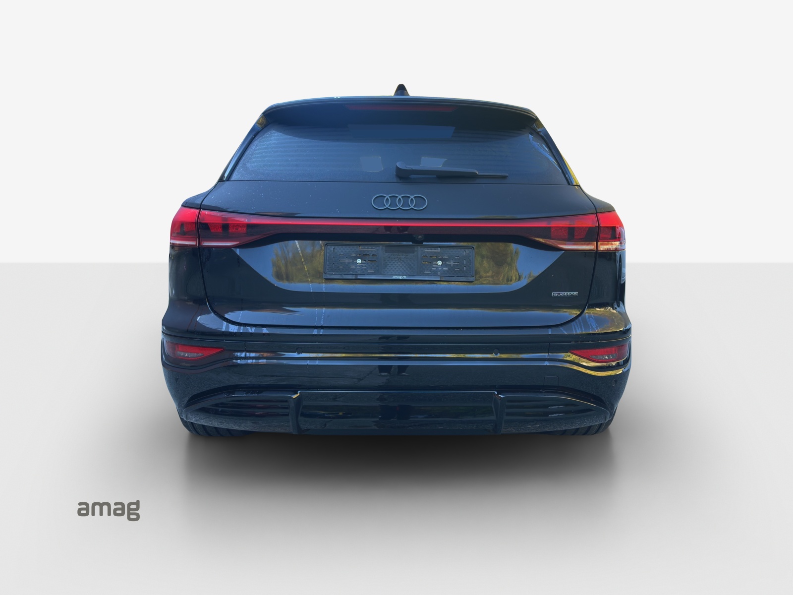 AUDI Q6 e-tron quattro-image-3