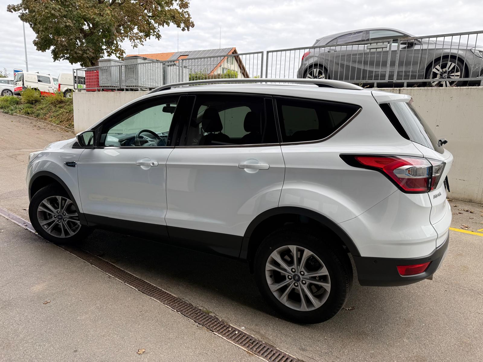 FORD Kuga 2.0 TDCi Business 2WD-image-1