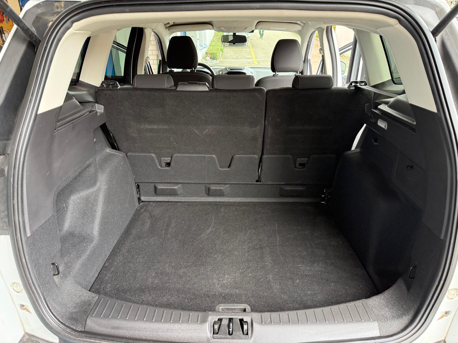 FORD Kuga 2.0 TDCi Business 2WD-image-8