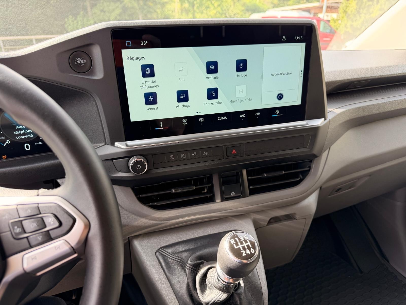 VW Transporter 2.0 TDI-image-10