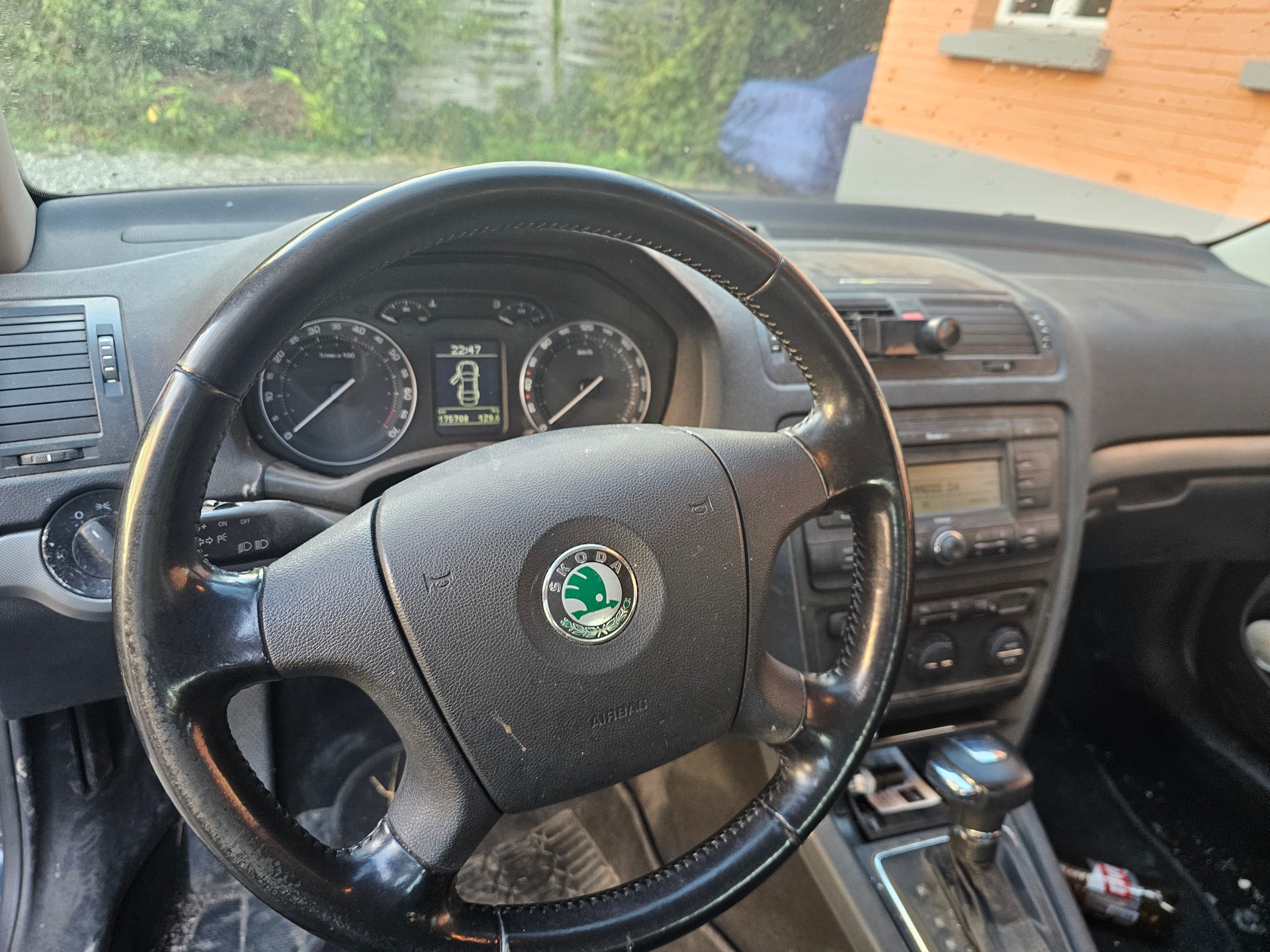SKODA Octavia 2.0 FSI Edition 100-image-7