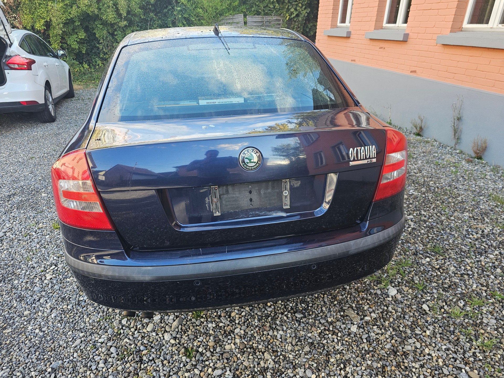 SKODA Octavia 2.0 FSI Edition 100-image-4